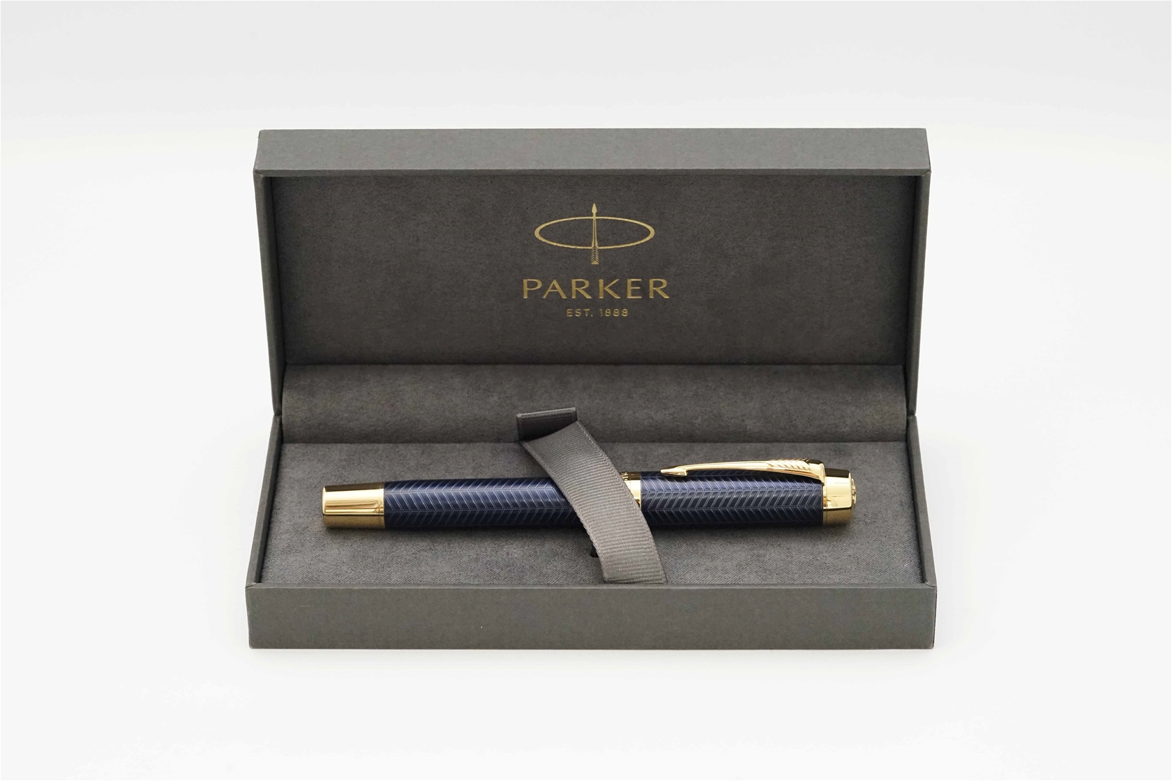 Bút máy Parker Duofold Centennial Prestige Blue Chevron 18K M