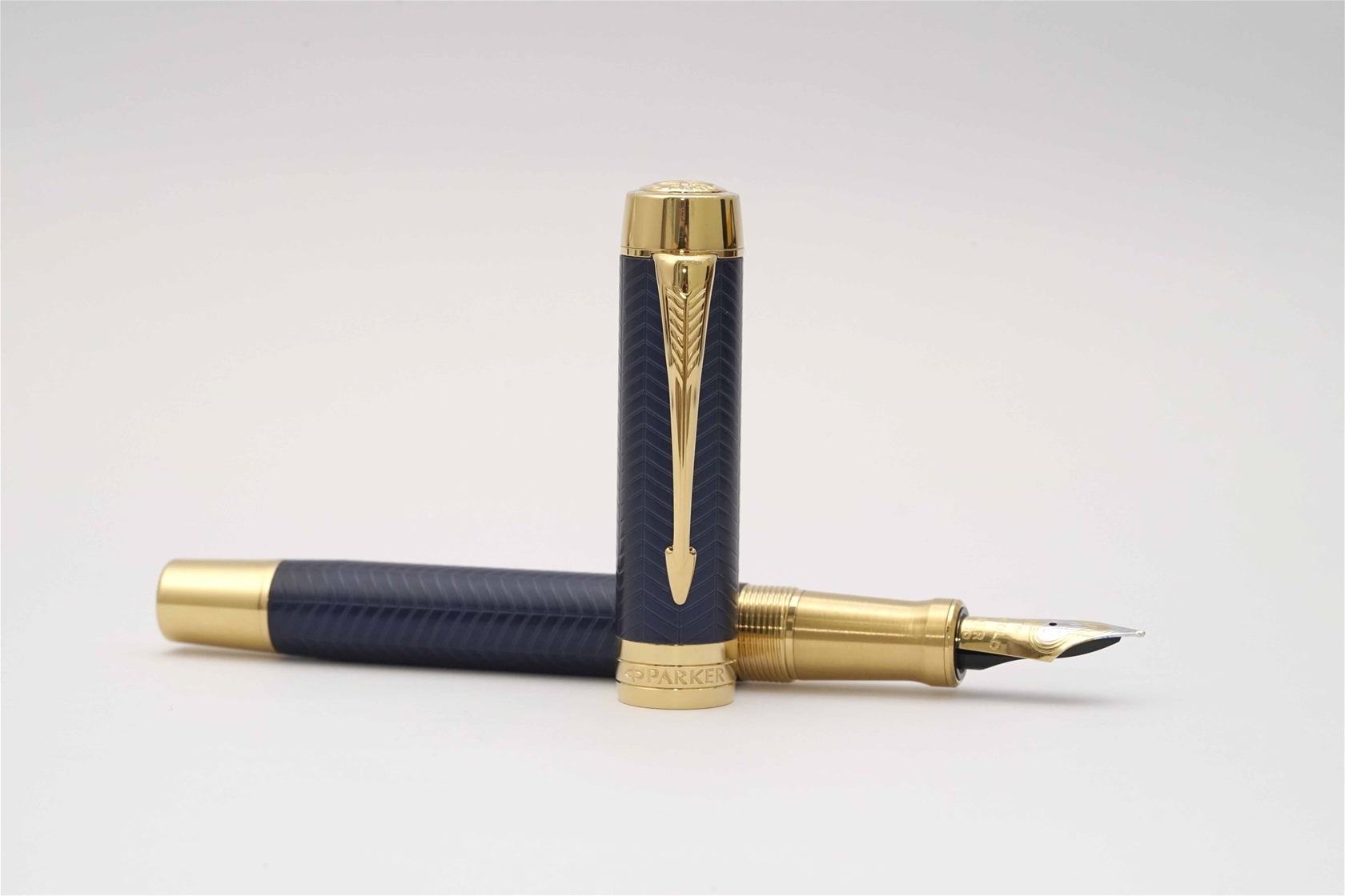 Bút máy Parker Duofold Centennial Prestige Blue Chevron 18K M