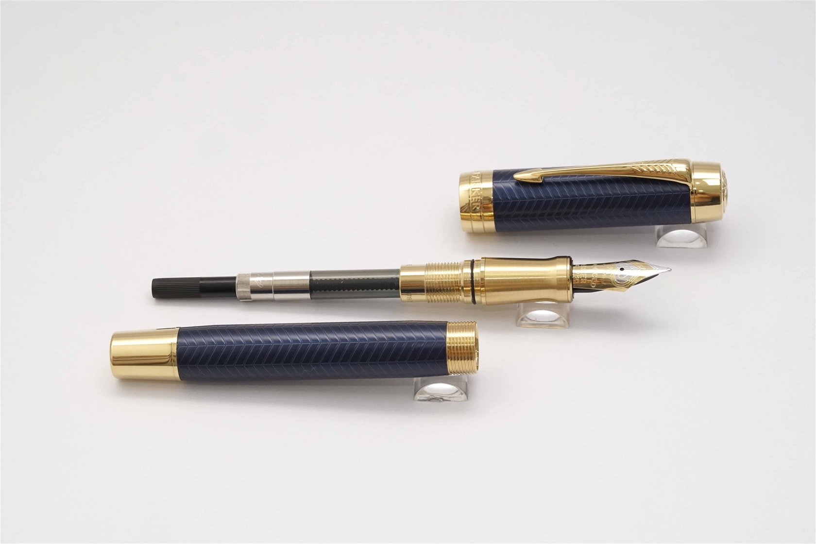 Bút máy Parker Duofold Centennial Prestige Blue Chevron 18K M