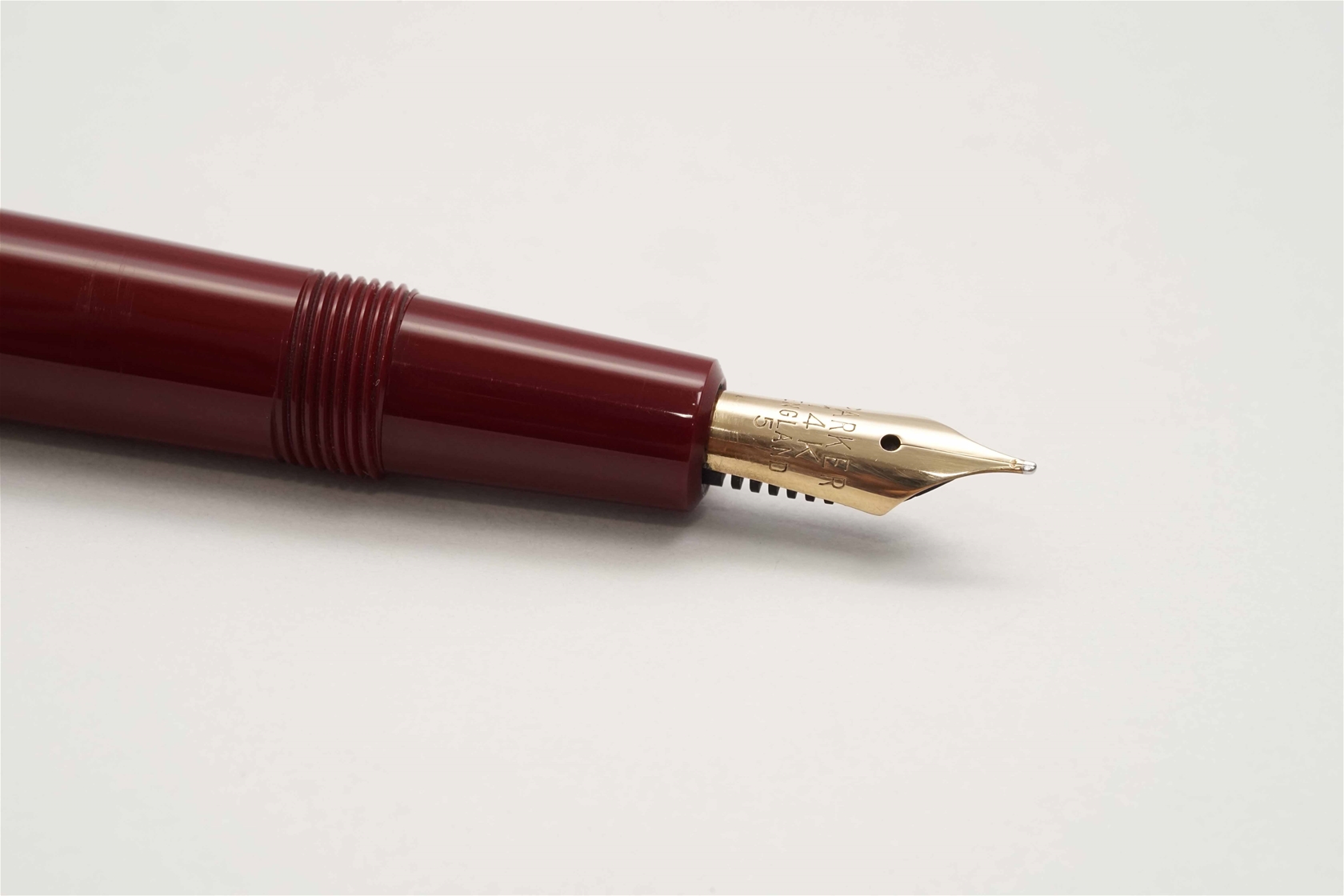 Bút máy Parker Duofold Slimfold Burgundy 14K F