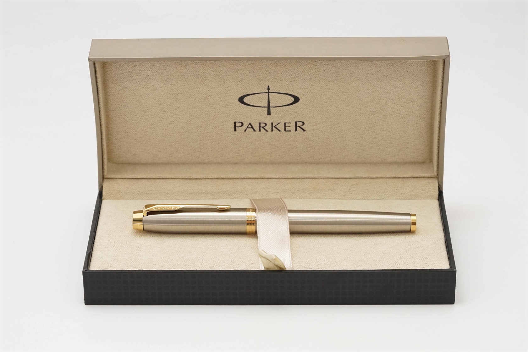 Bút máy Parker IM Brushed Metal GT Steel F