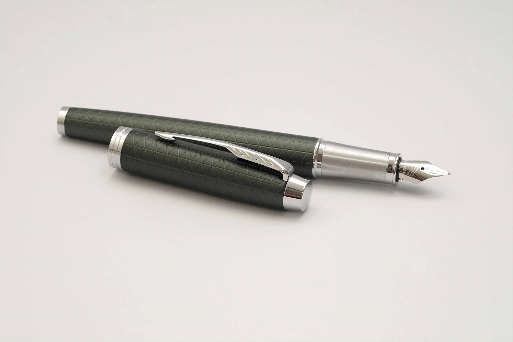 Bút máy Parker IM Premium Dark Green CT Steel F