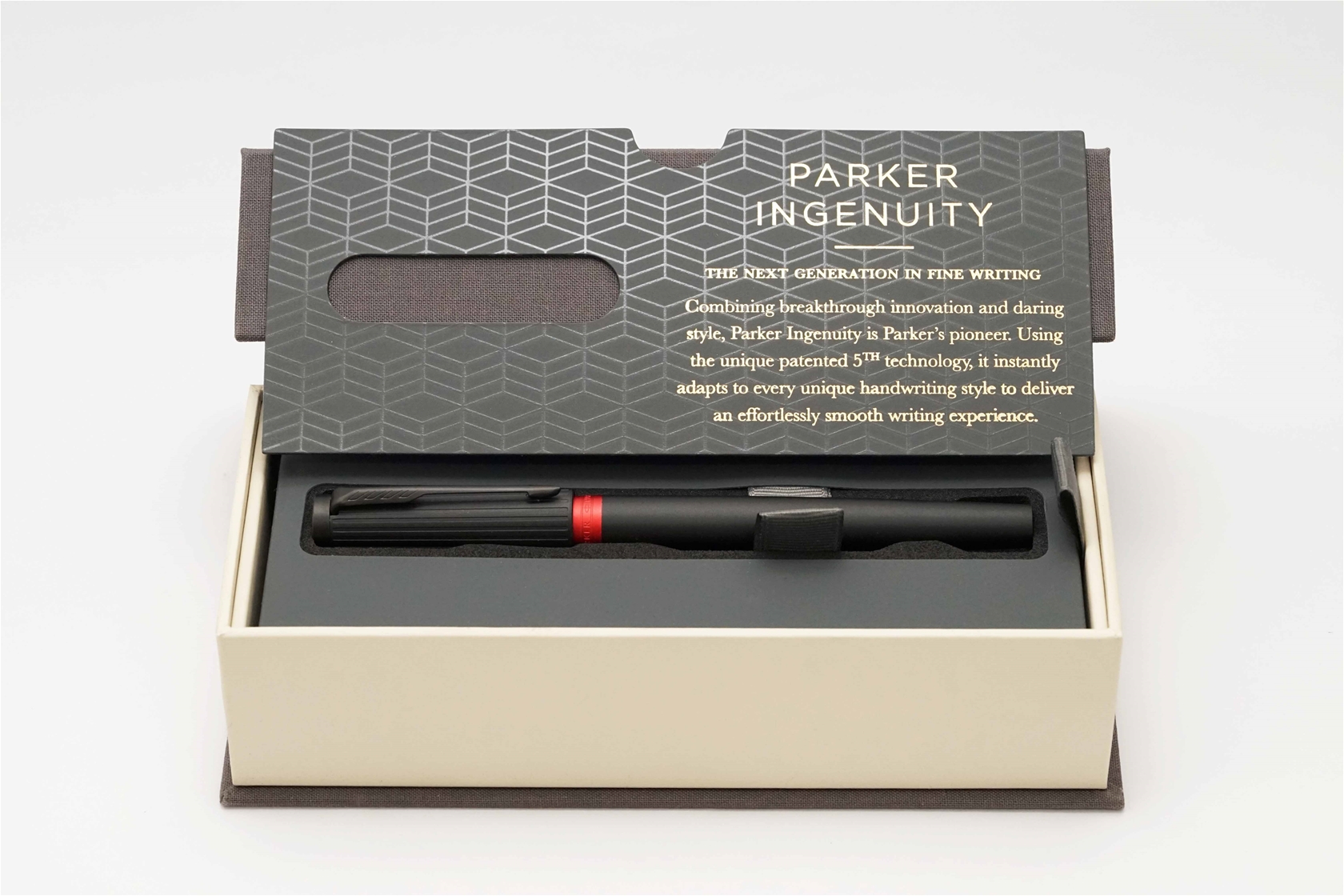 Bút bi nước Parker 5Th Ingenuity Slim Deluxe Black Red PVD