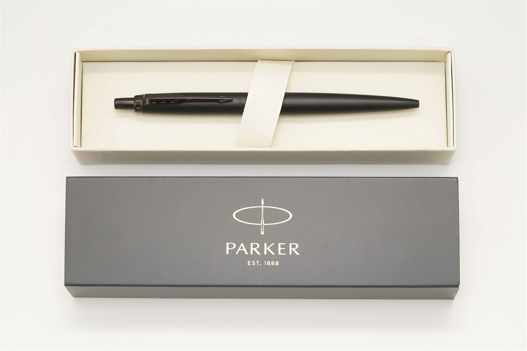 Bút bi Parker Jotter XL Monochrome Matte Black Ballpoint Pen