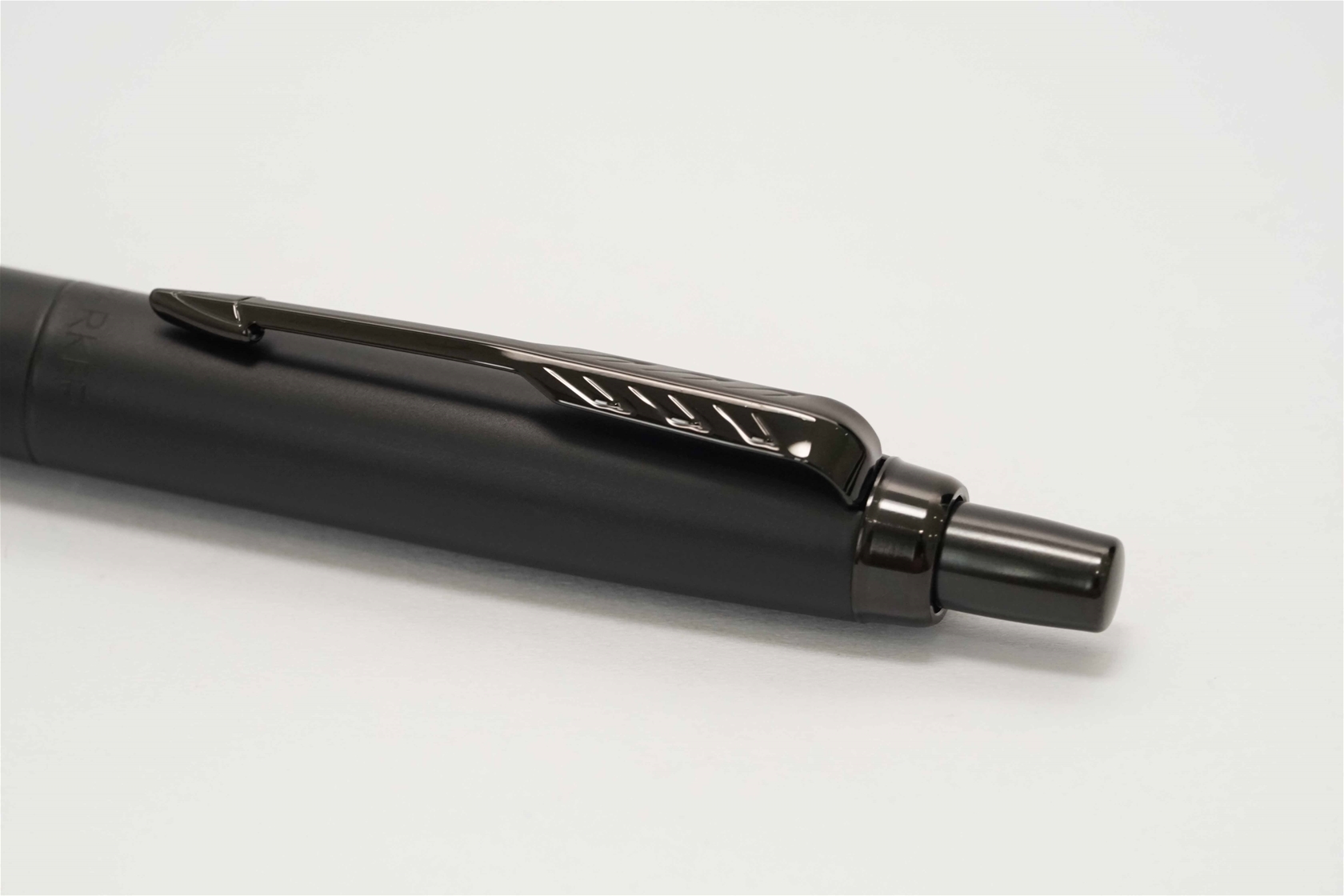 Bút bi Parker Jotter XL Monochrome Matte Black Ballpoint Pen