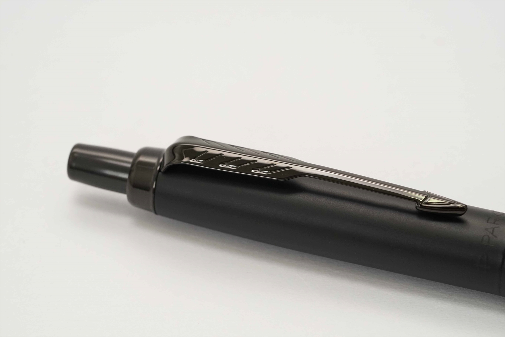 Bút bi Parker Jotter XL Monochrome Matte Black Ballpoint Pen