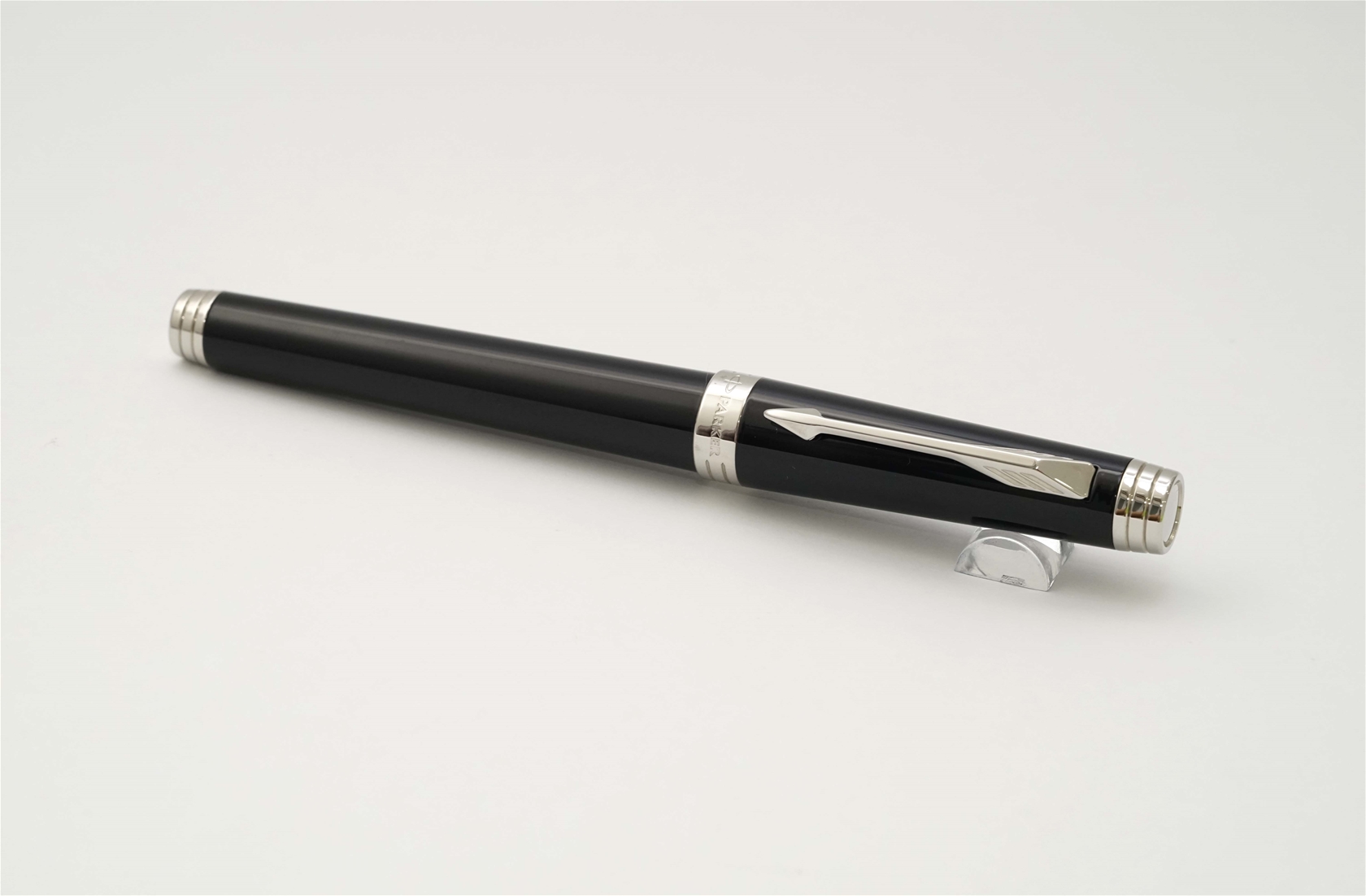 Bút máy Parker Premier 09 Black & Platinum 18K F 