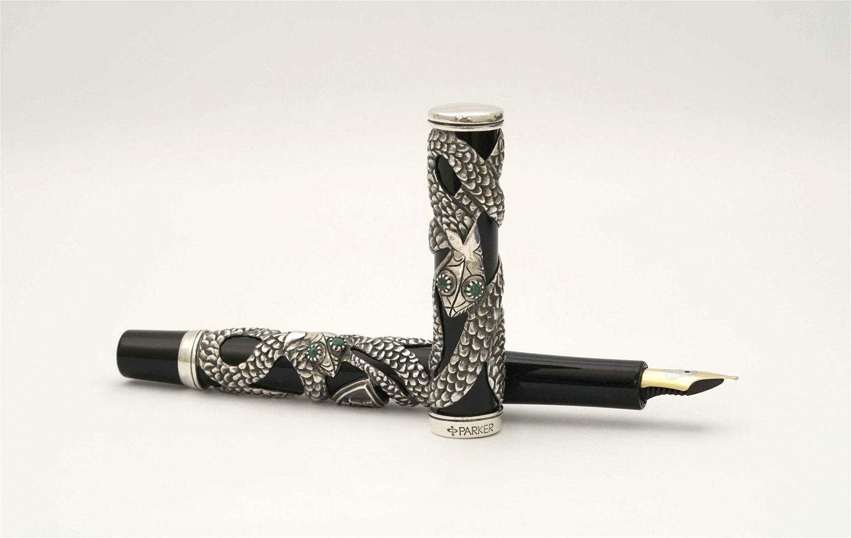 Bút máy Parker Snake Pen Limited Edition 18K M - 4807