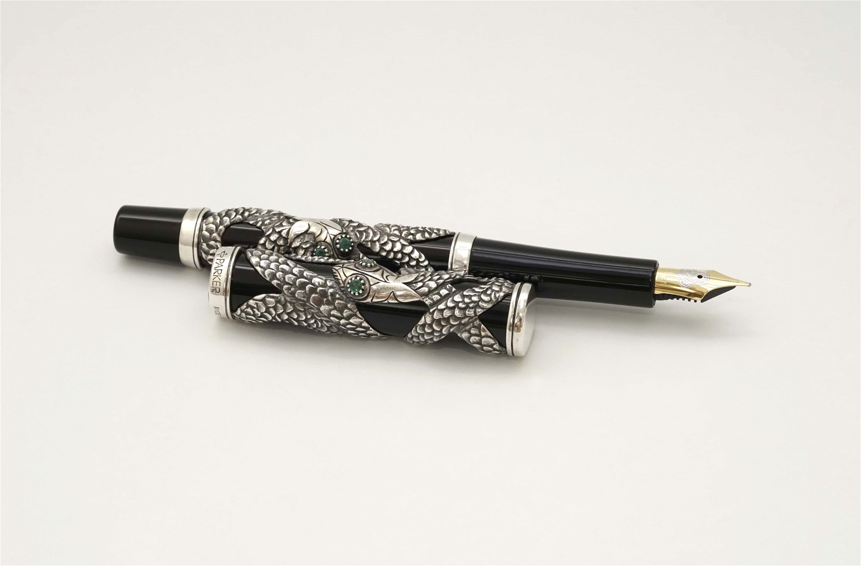 Bút máy Parker Snake Pen Limited Edition 18K M - 4807