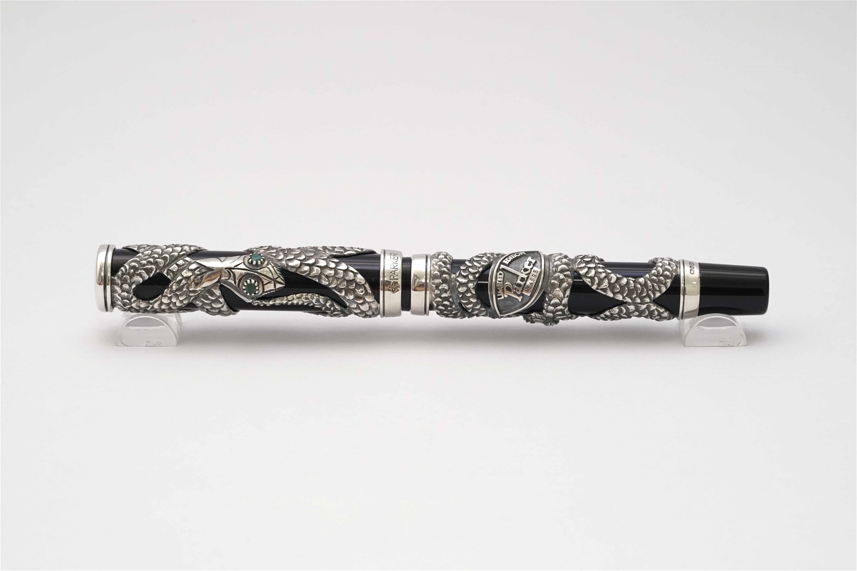 Bút máy Parker Snake Pen Limited Edition 18K F - 4695