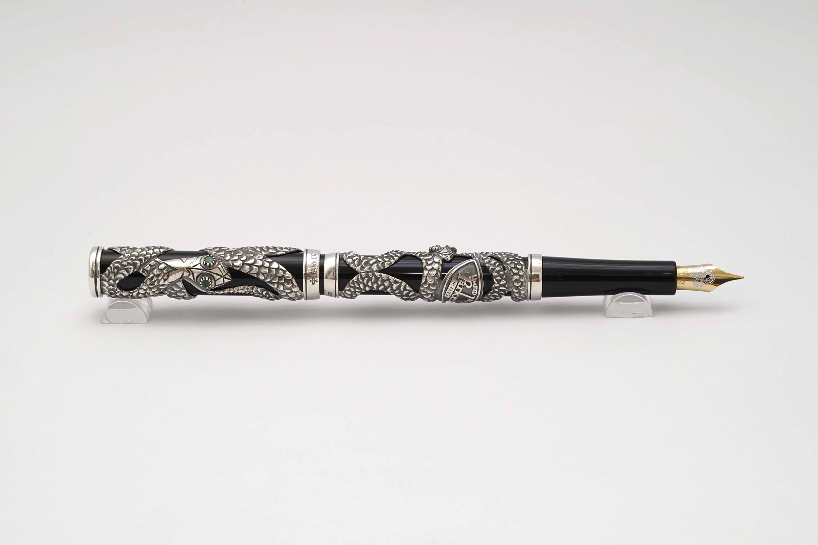 Bút máy Parker Snake Pen Limited Edition 18K F - 4695