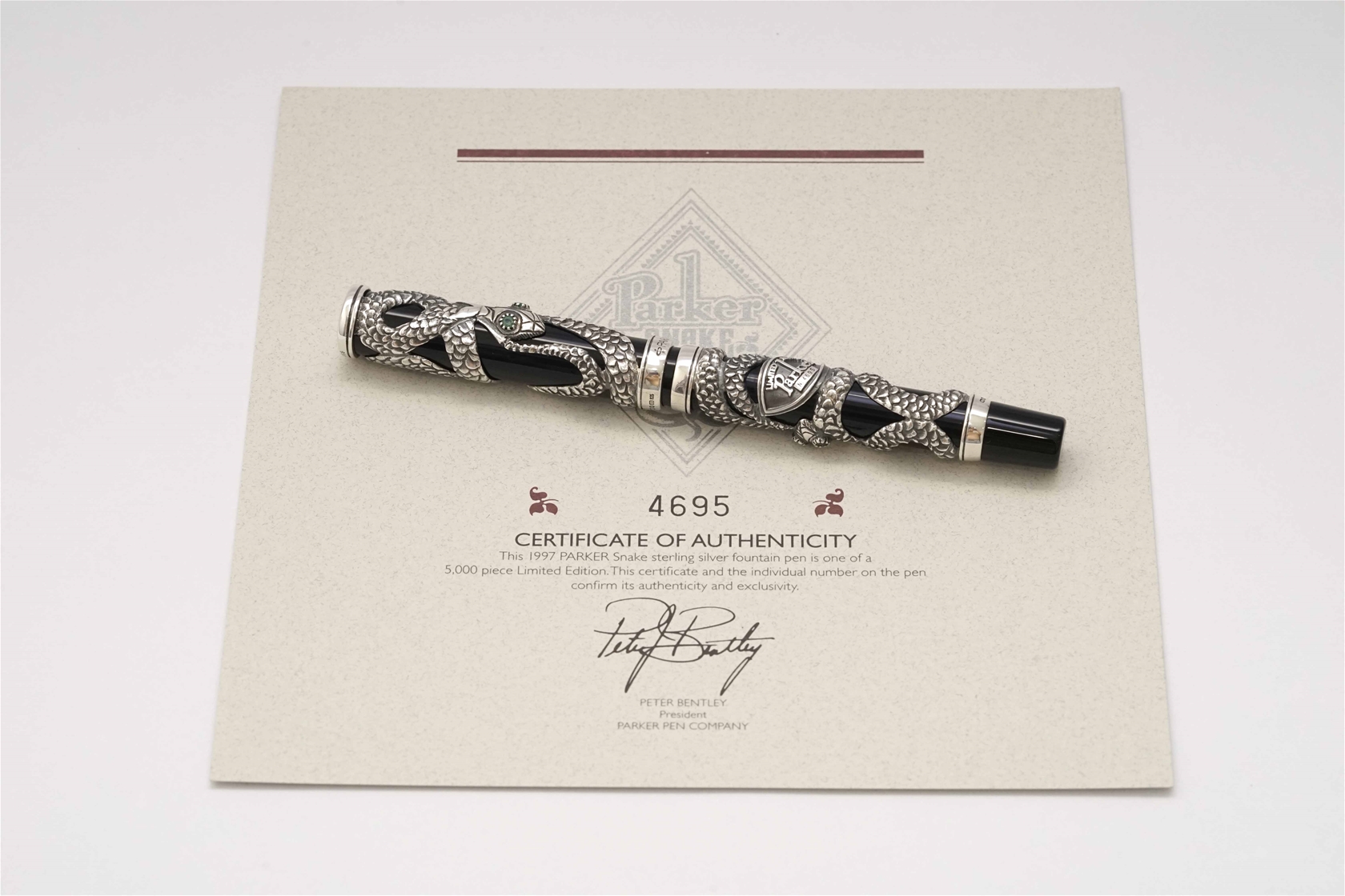 Bút máy Parker Snake Pen Limited Edition 18K F - 4695