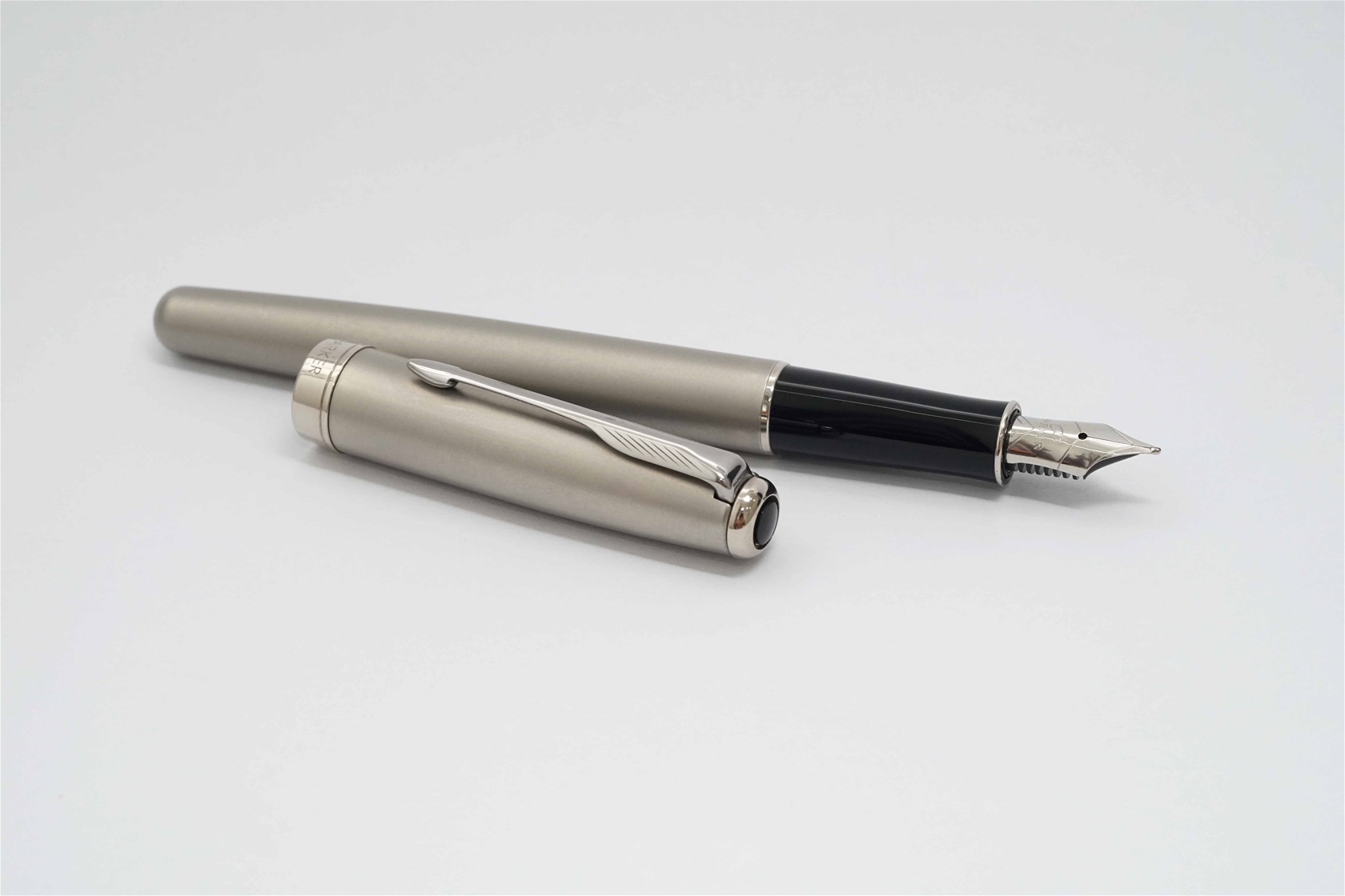 Bút máy Parker Sonnet 2007 Stainless Steel CT Steel F