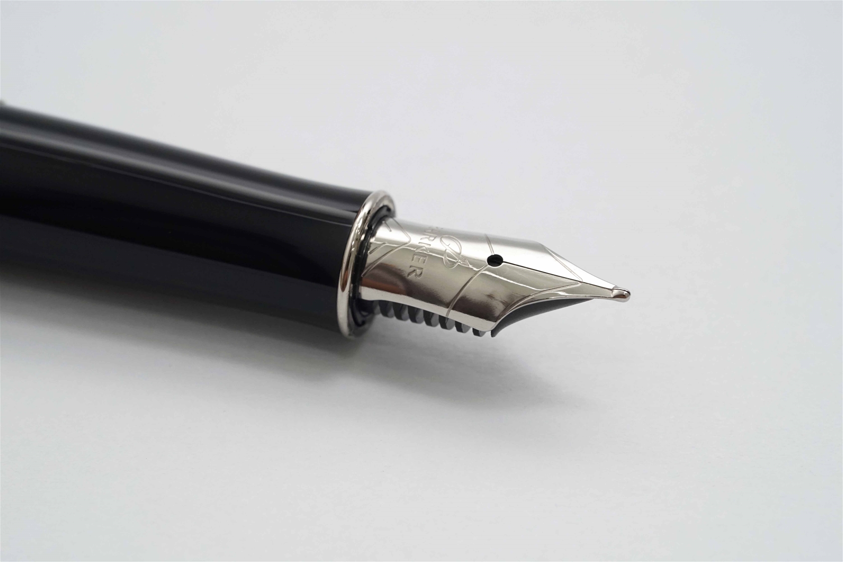 Bút máy Parker Sonnet 2007 Stainless Steel CT Steel F