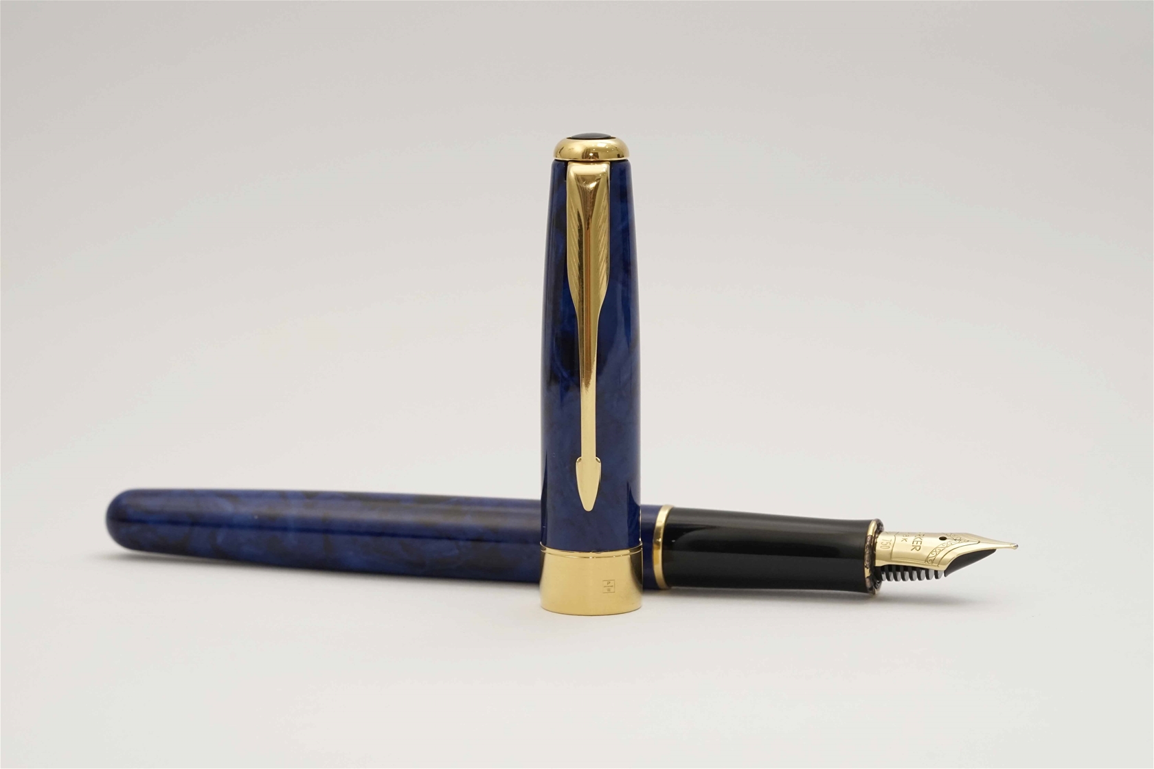 Bút máy Parker Sonnet Blue Marble GT 18K M