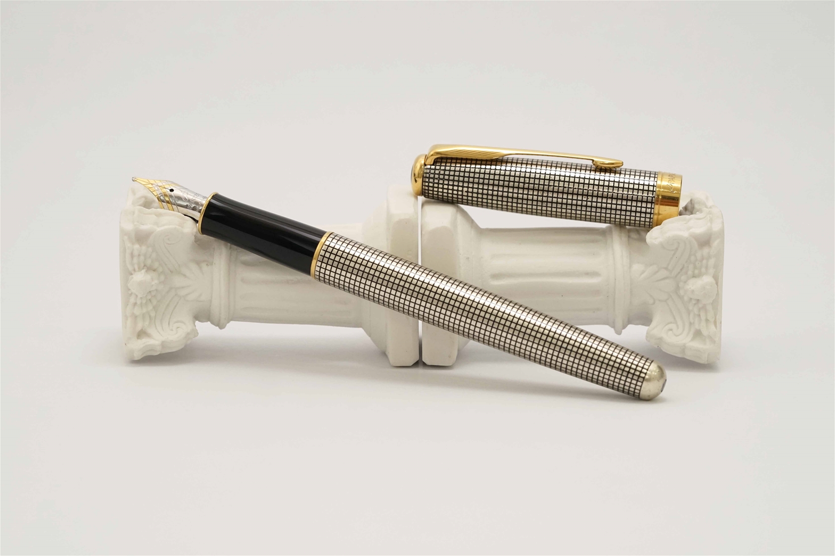 Bút máy Parker Sonnet Cisele Sterling Silver 18K B