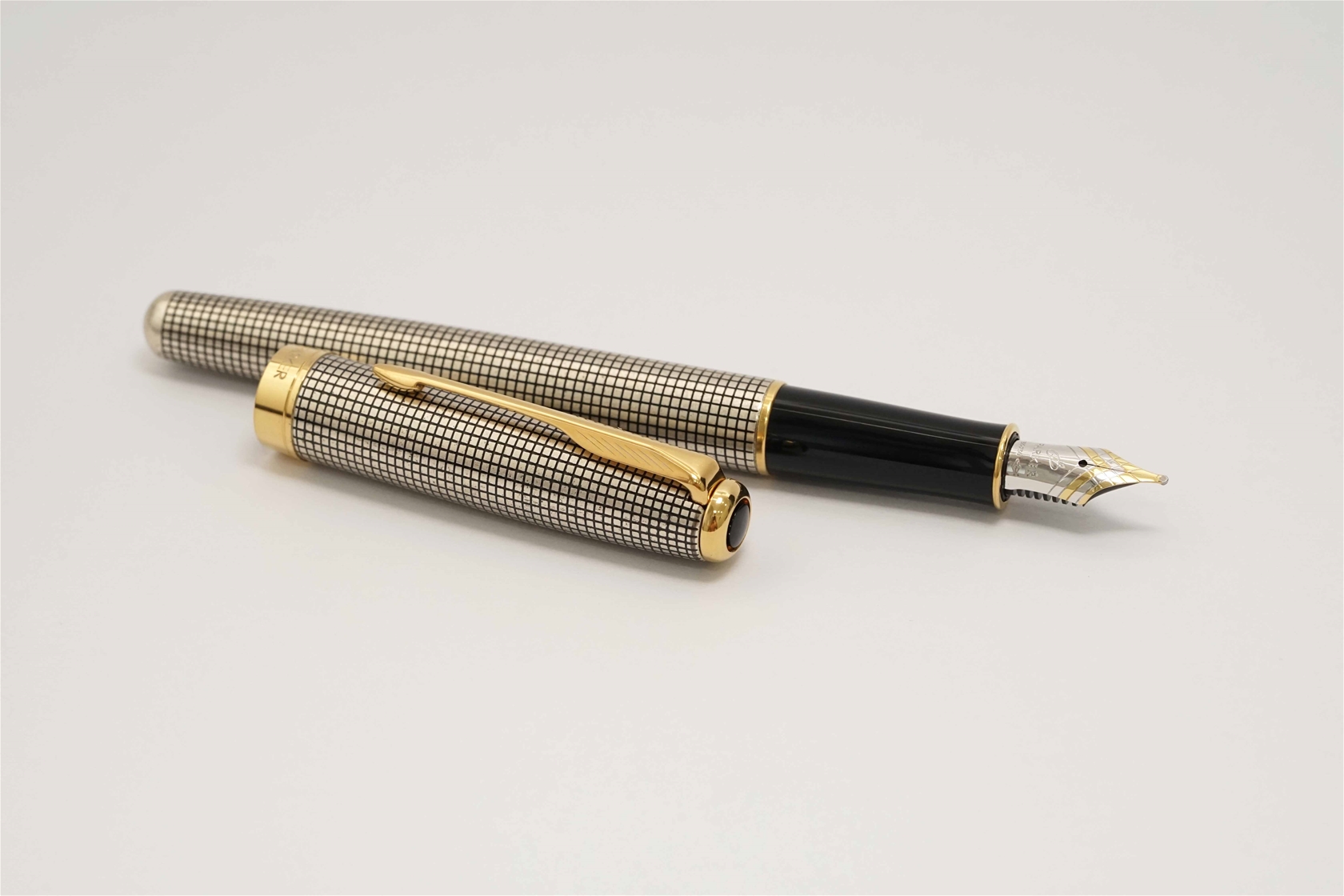 Bút máy Parker Sonnet Cisele Sterling Silver 18K B