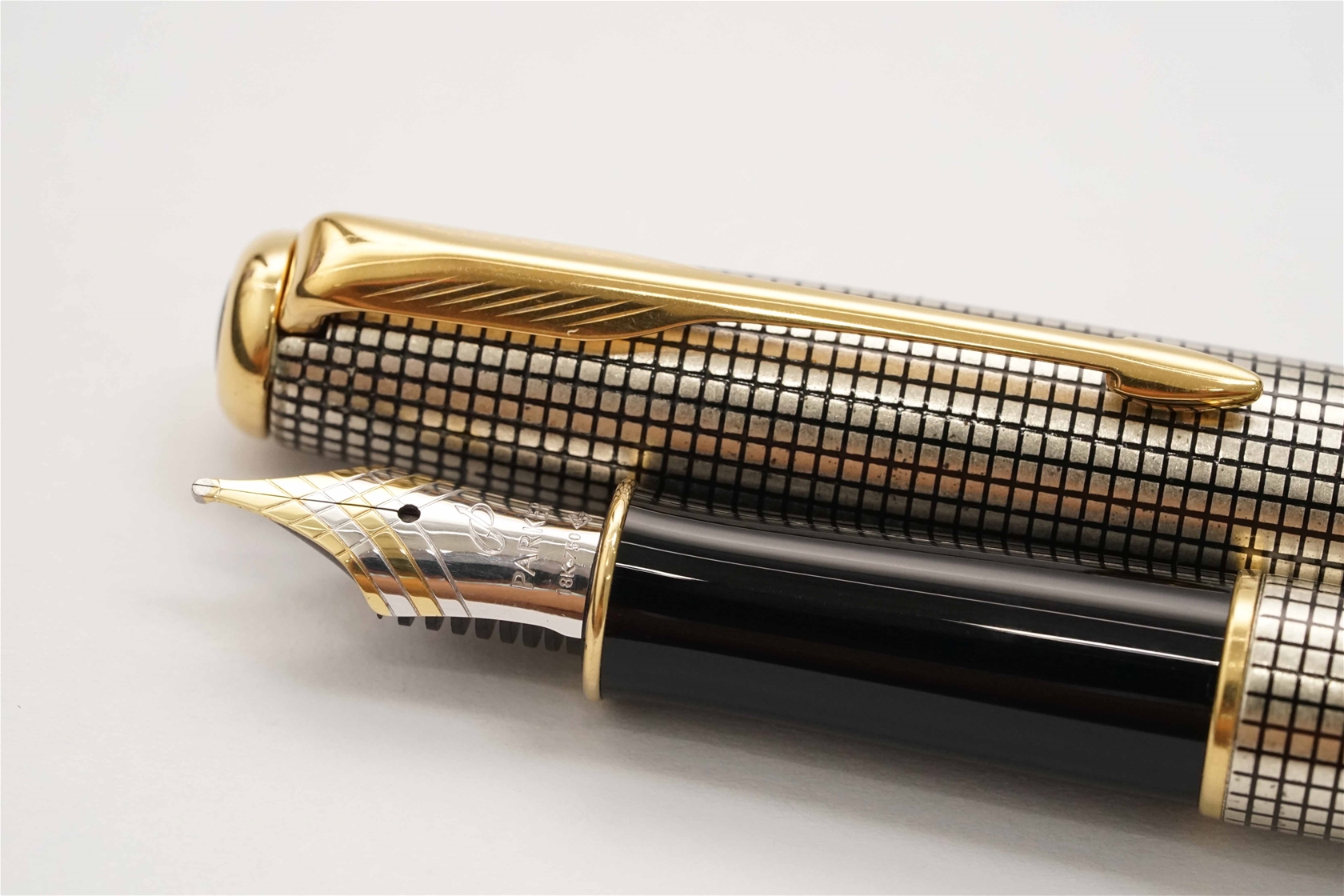 Bút máy Parker Sonnet Cisele Sterling Silver 18K B
