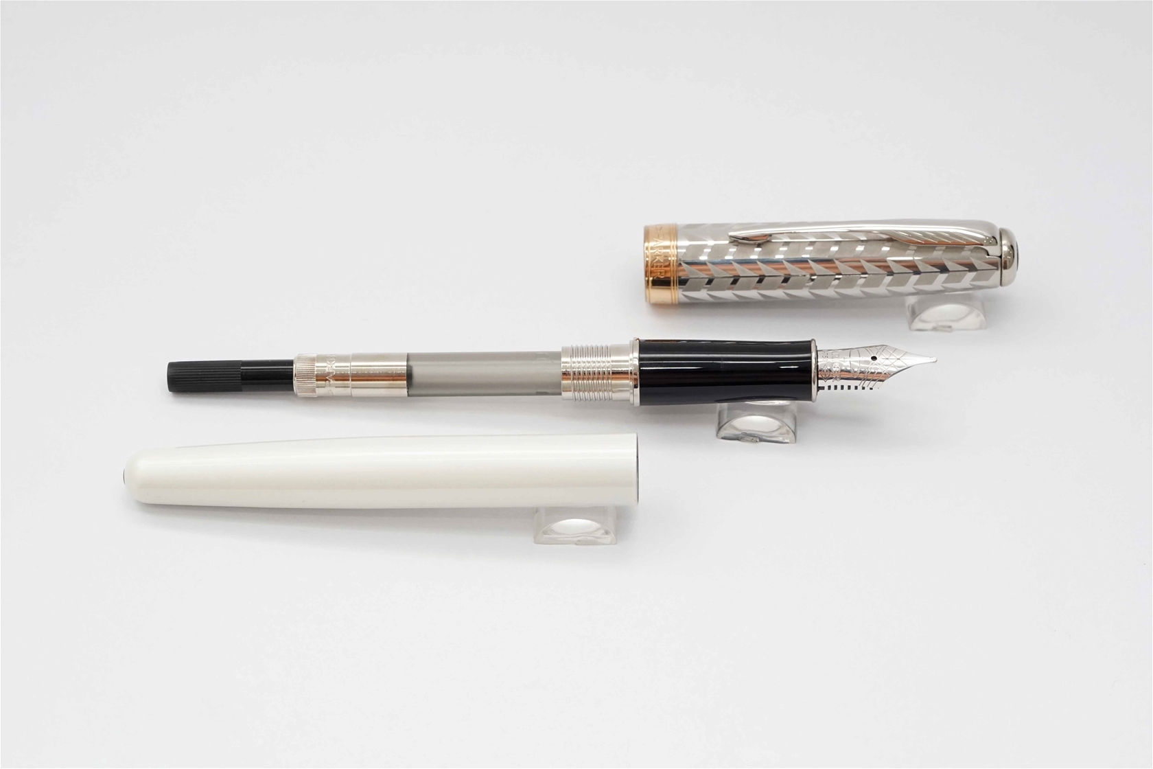 Bút máy Parker Sonnet Feminine Metal & Pearl 18K M