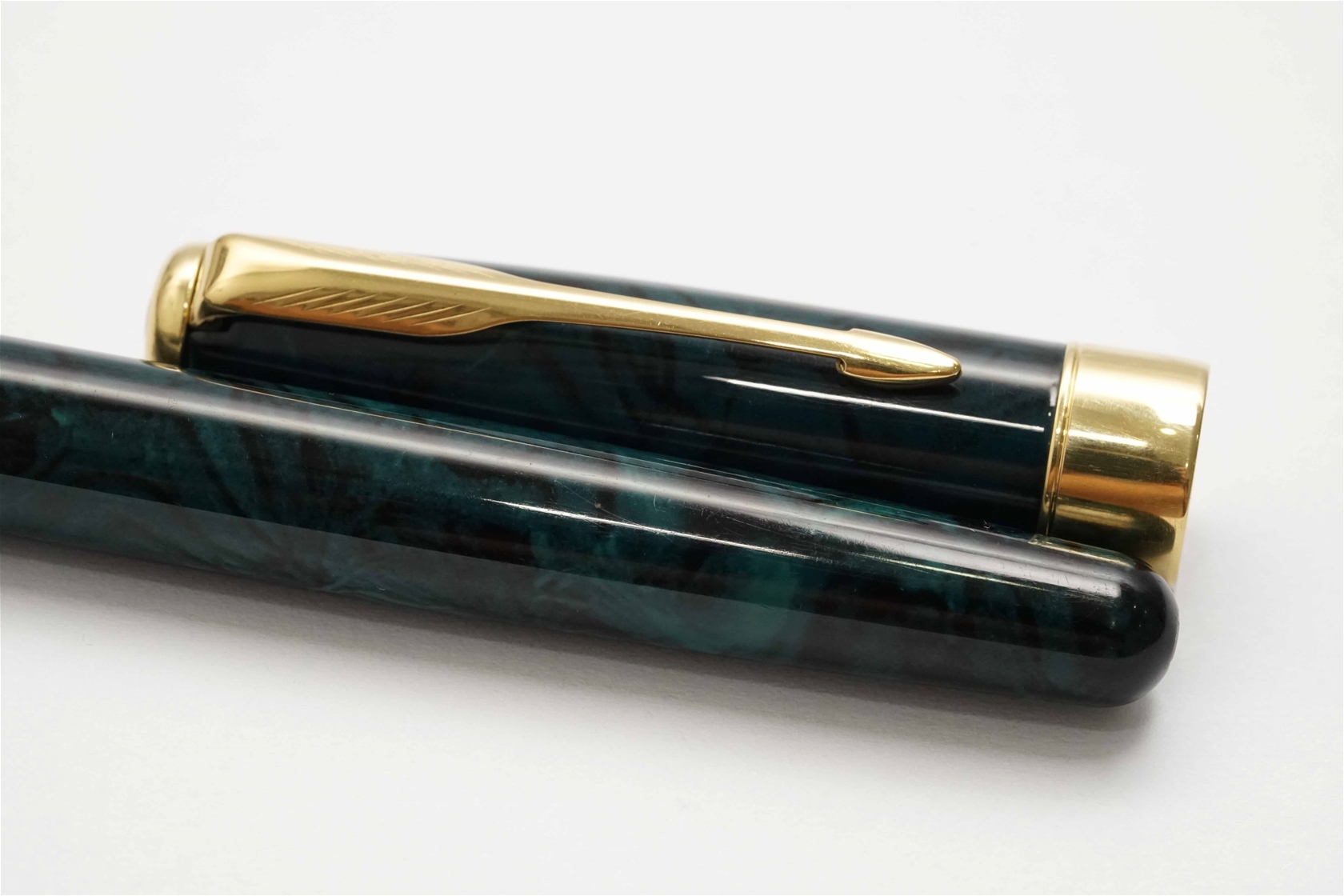 Bút bi nước Parker Sonnet Green Marble GT Rollerball Pen