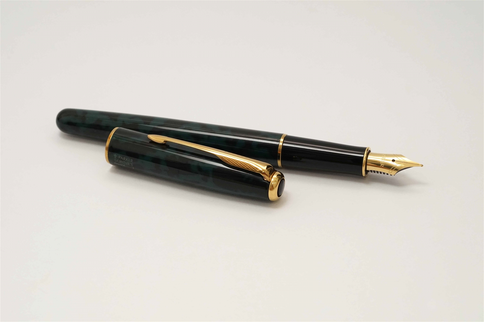 Bút máy Parker Sonnet Green Marble GT Steel F