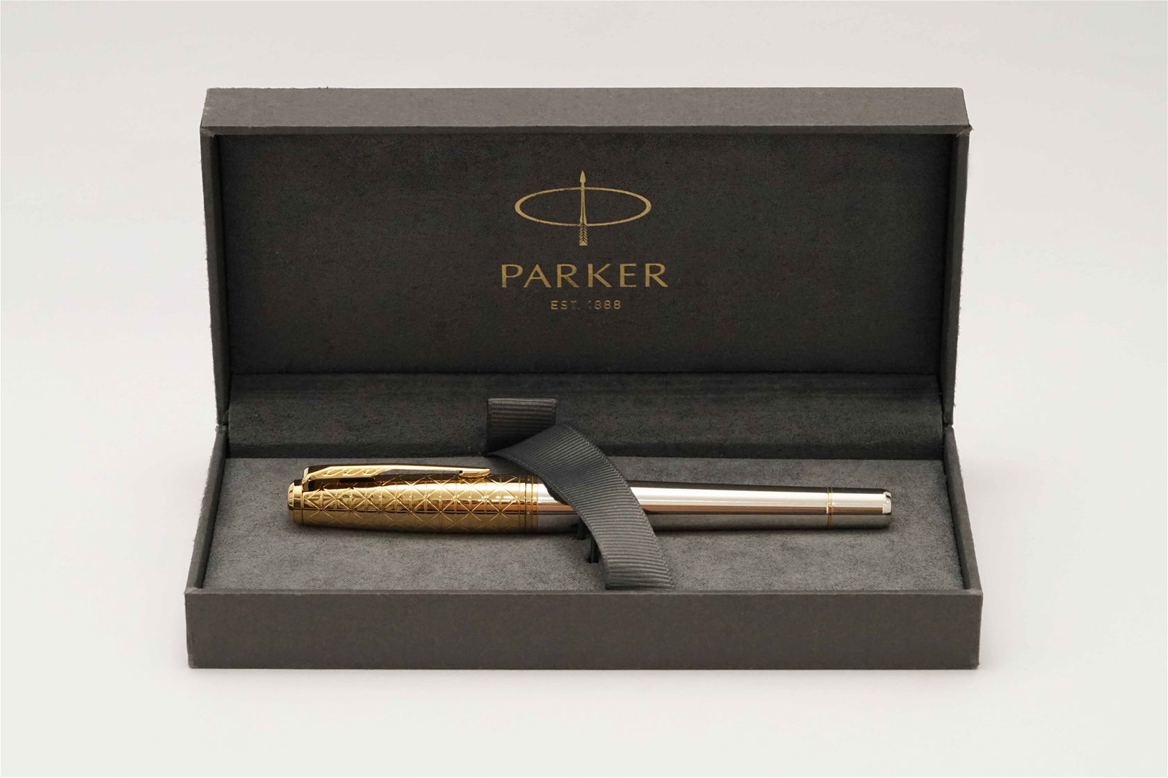 Bút máy Parker Urban Premium Aureate Powder GT Steel F 