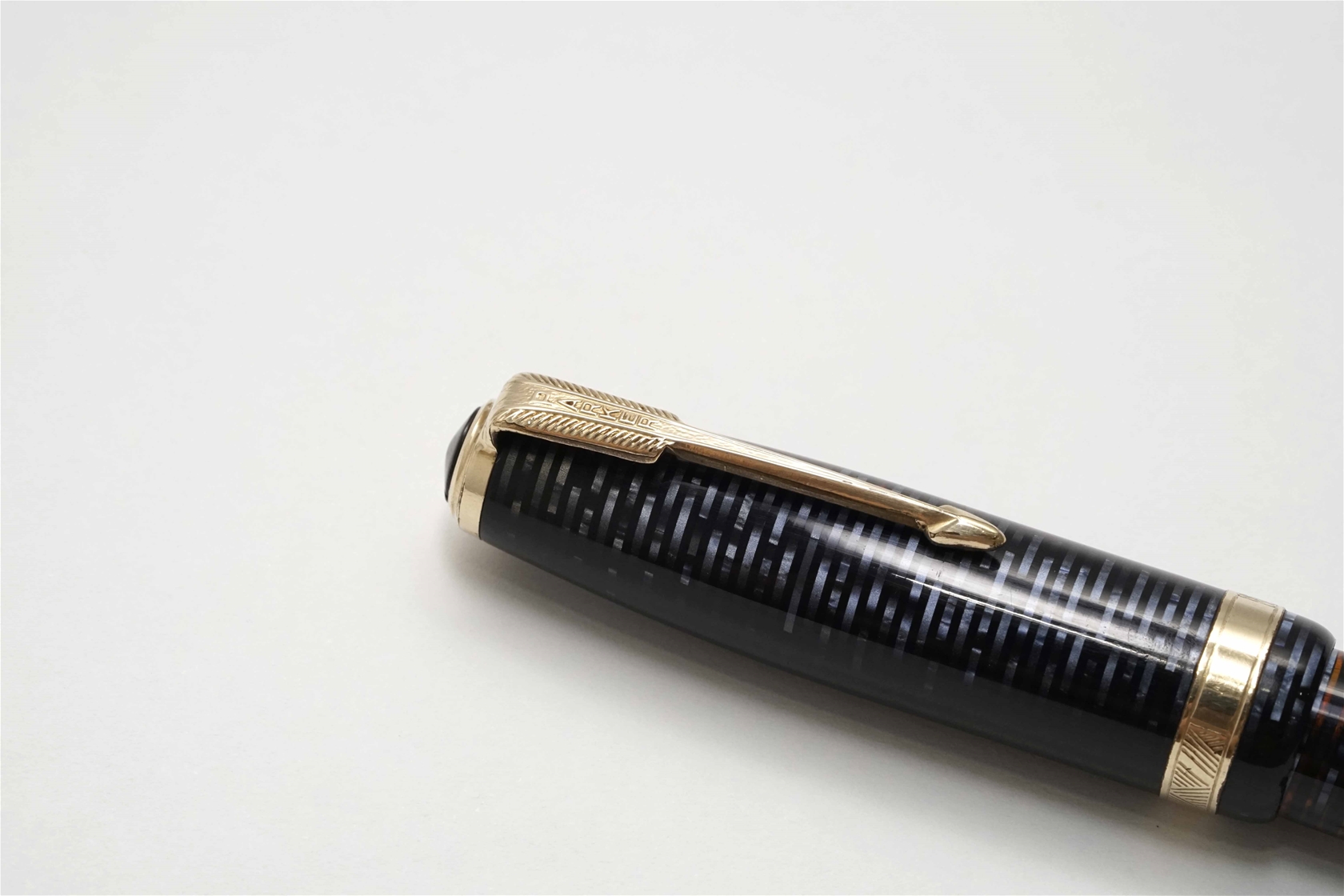 Bút máy Parker Vacumatic Azure Blue 14K F