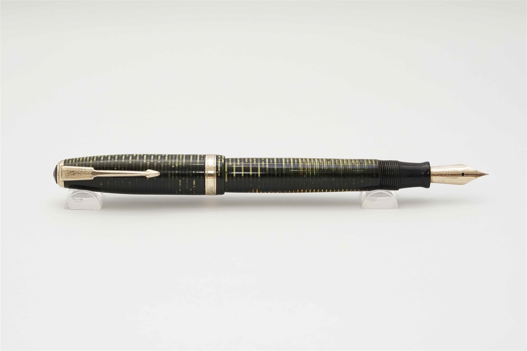 Bút máy Parker Vacumatic Brown Pearl 14K F