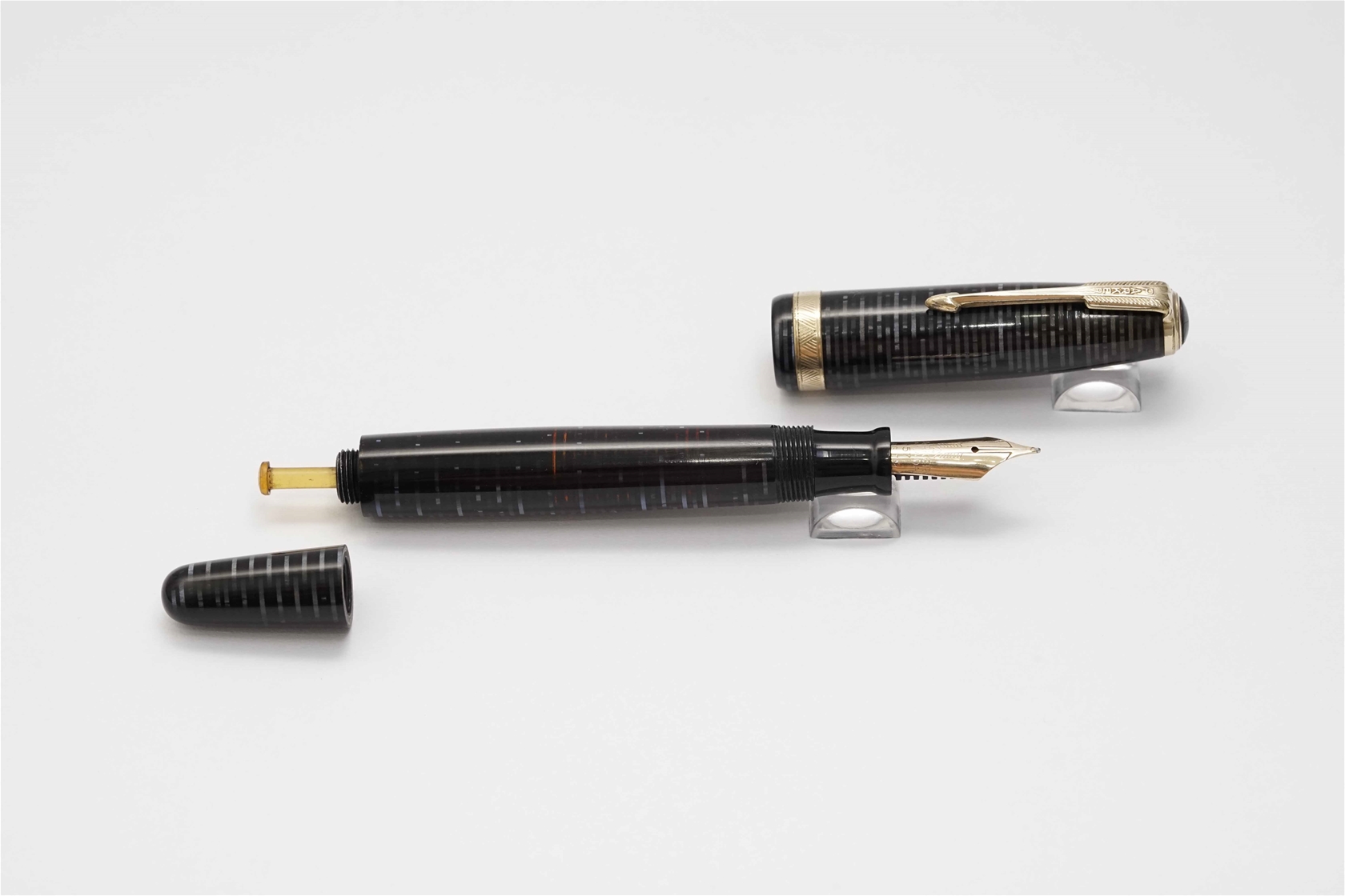 Bút máy Parker Vacumatic Major Azure Blue 14K M