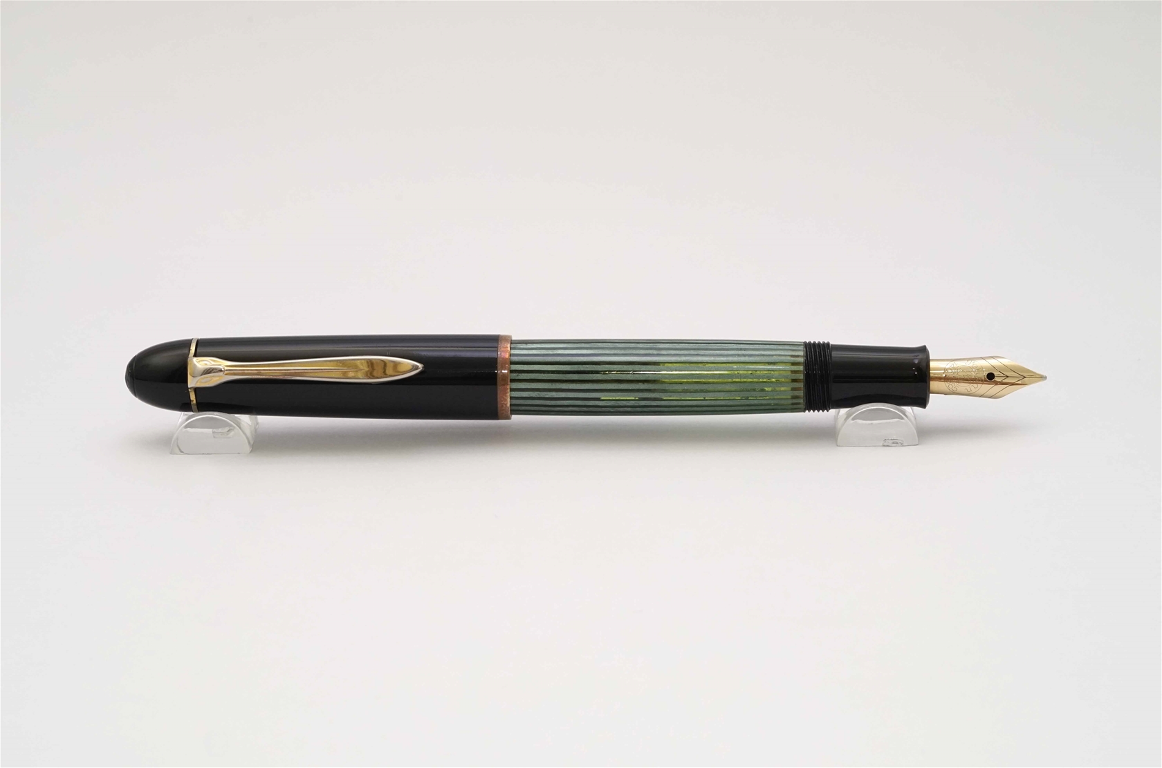 Bút máy Pelikan 140 Green Stripe 14C M