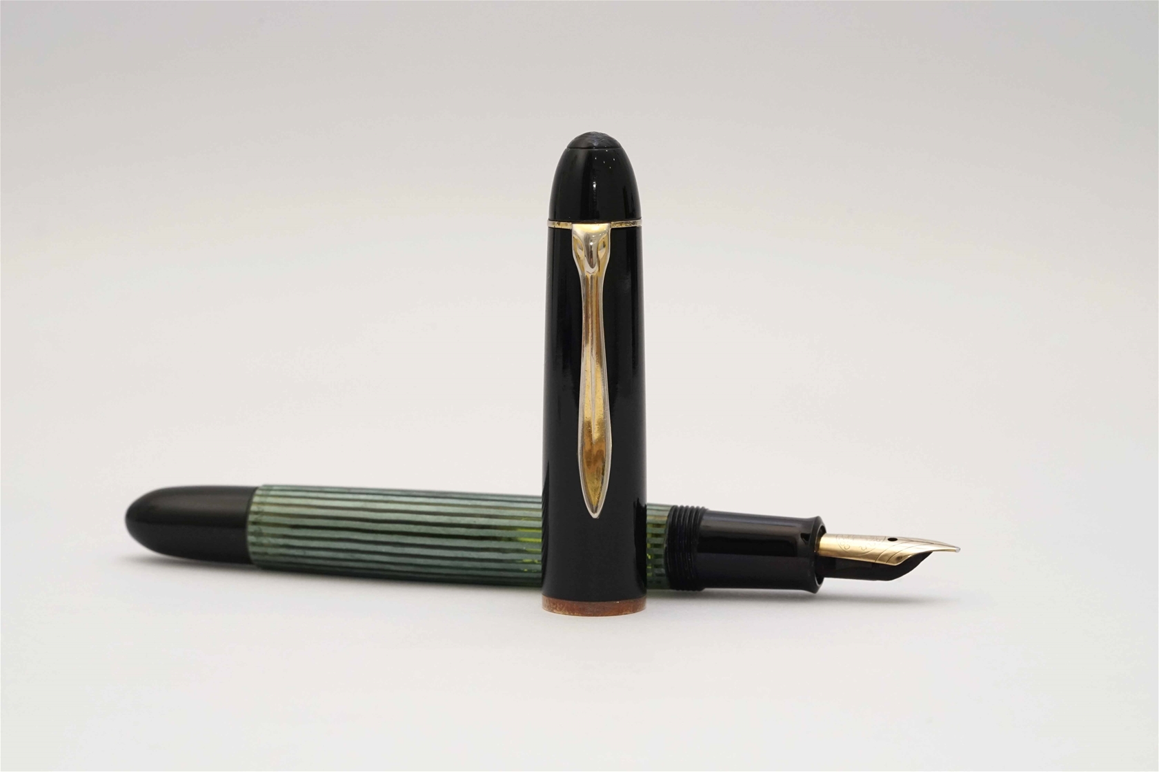 Bút máy Pelikan 140 Green Stripe 14C M