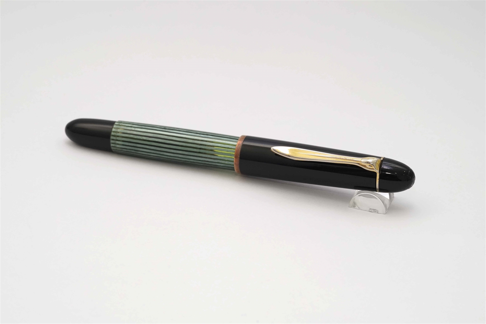 Bút máy Pelikan 140 Green Stripe 14C M