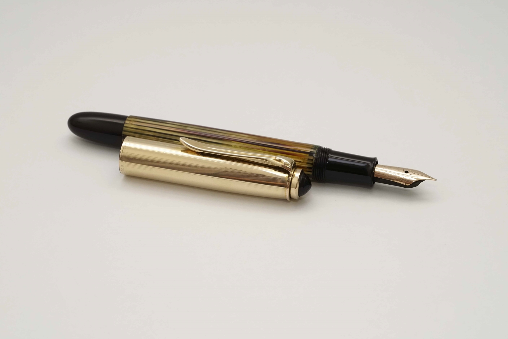 Bút máy Pelikan 500NN Brown Tortoiseshell Gold Plated Cap 14K EEF