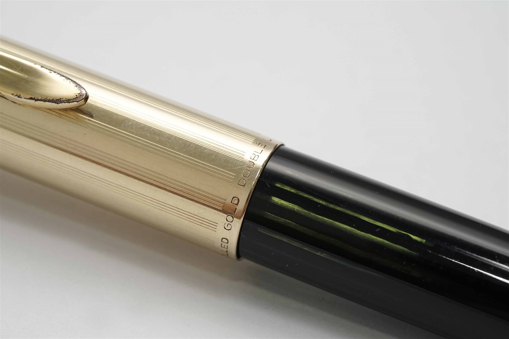 Bút máy Pelikan 500NN Rolled Gold Cap & Green Black 14K F