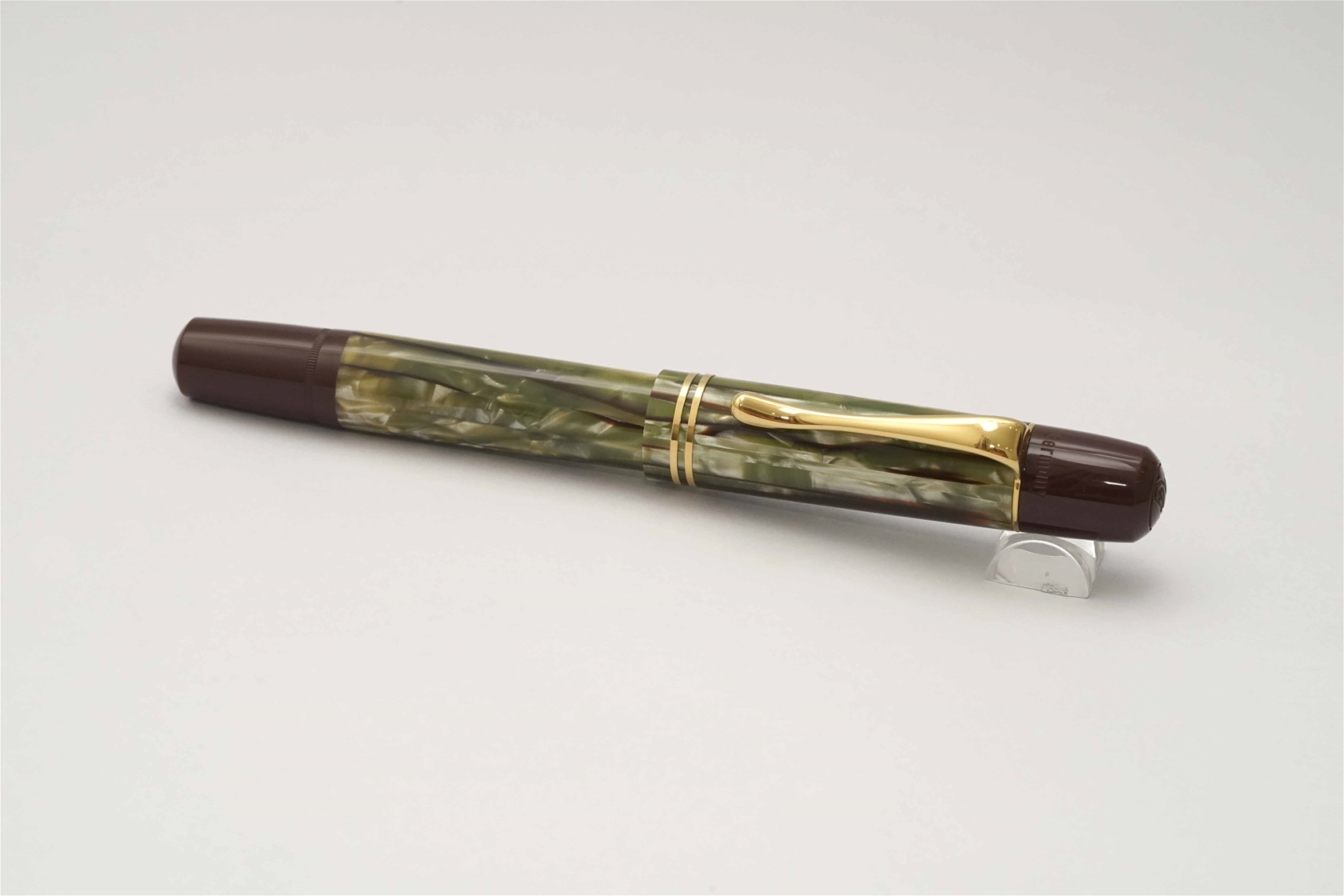 Bút máy Pelikan M101N Tortoiseshell Brown Special Edition 14K M