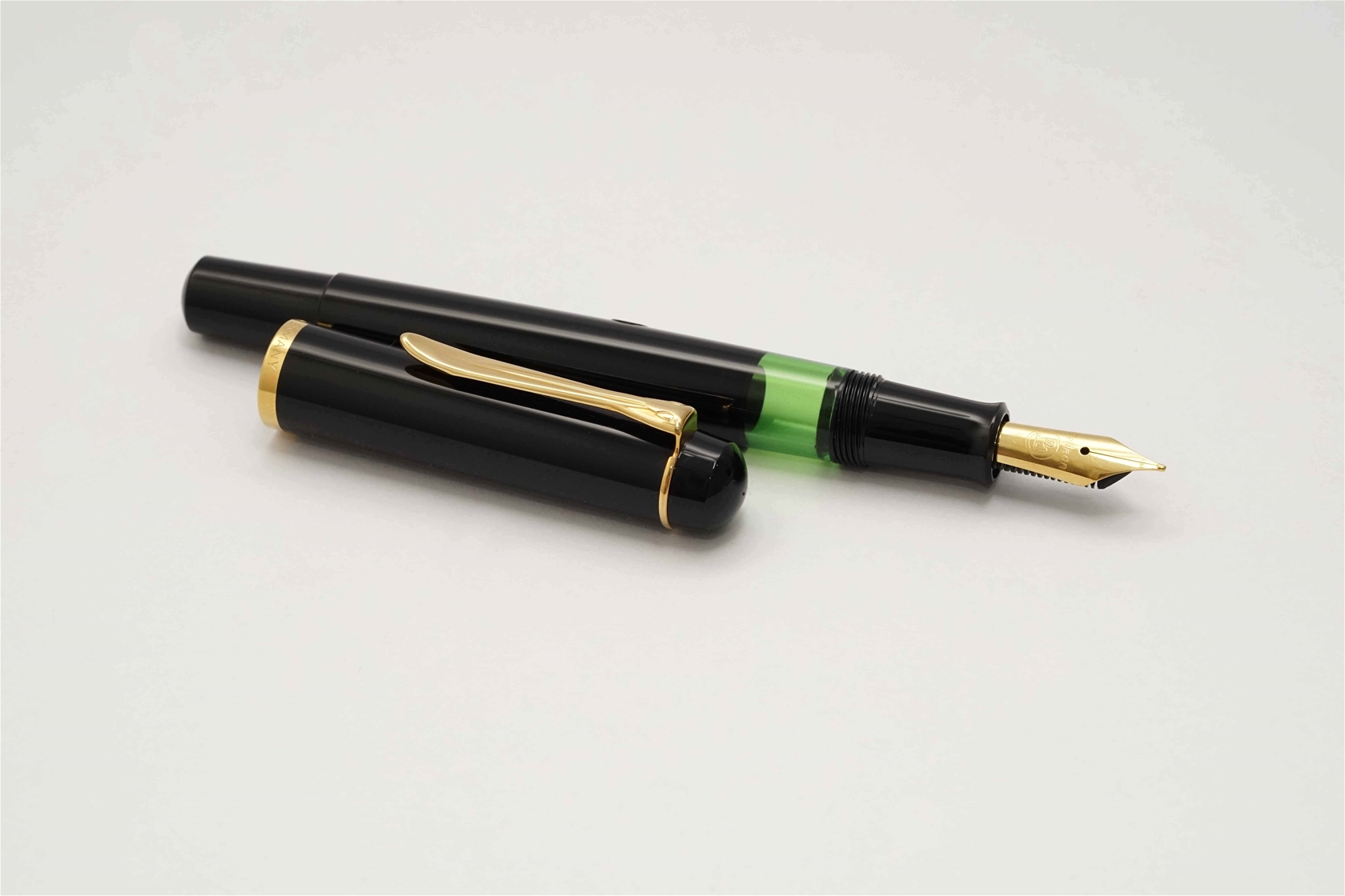 Bút máy Pelikan M200 Black Steel M