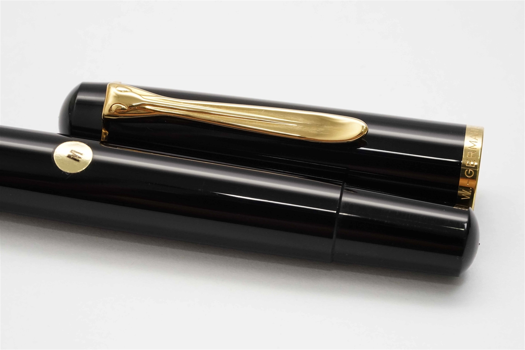 Bút máy Pelikan M200 Black Steel M