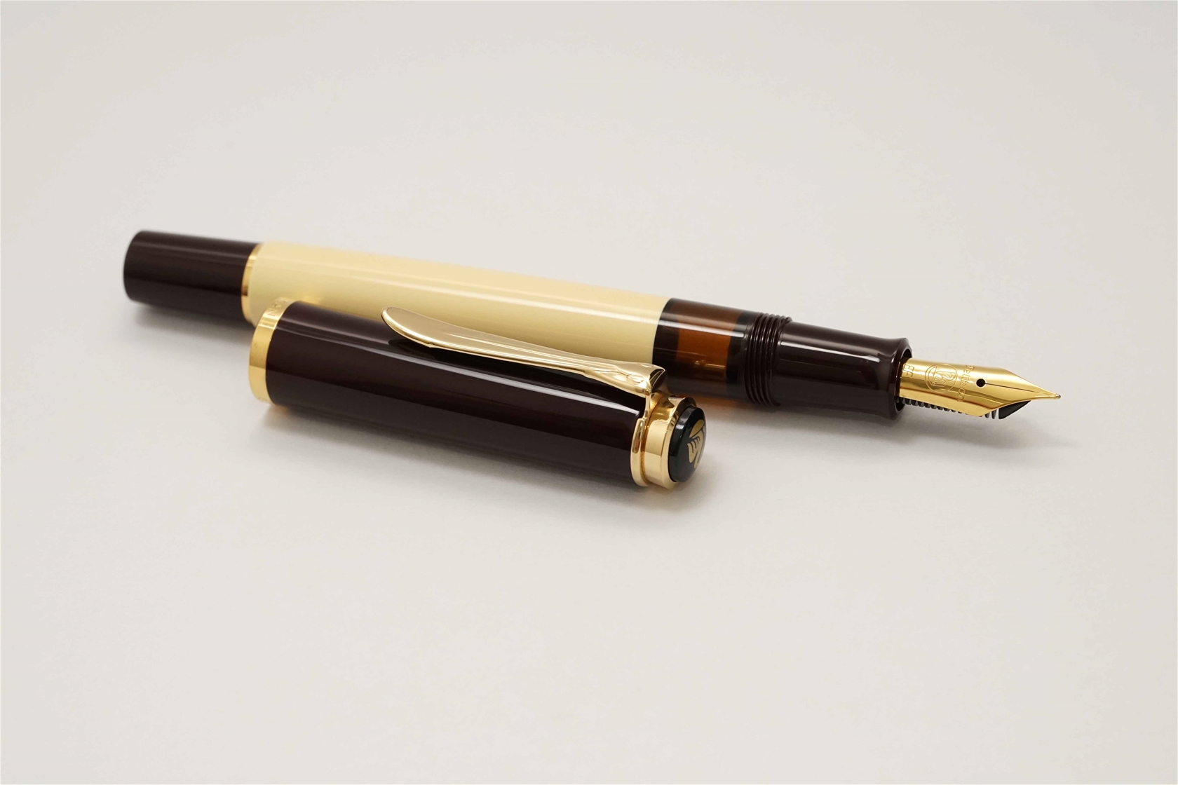 Bút máy Pelikan M200 Cafe Creme Special Edition Steel EF