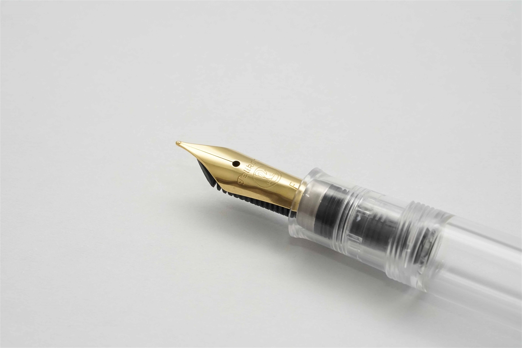 Bút máy Pelikan M200 Clear Demonstrator Steel F 