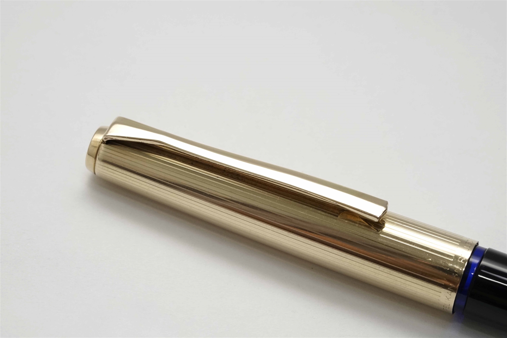 Bút máy Pelikan M30 Rolled Gold 14K F