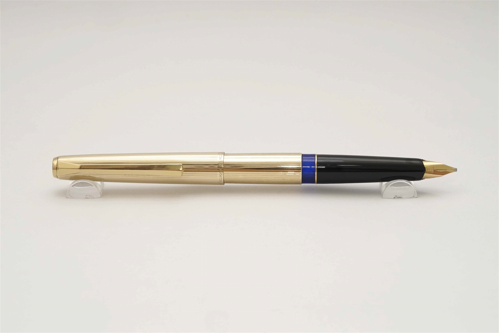 Bút máy Pelikan M60 Rolled Gold Pintripe Guilloche 14K B