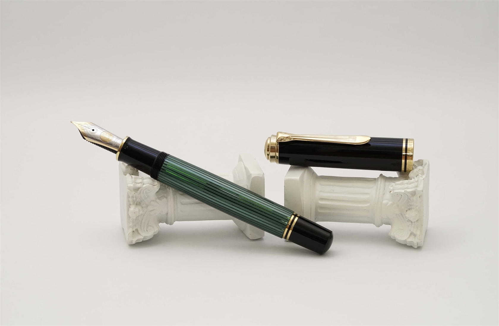 Bút máy Pelikan Souveran M1000 Green Stripe 18K F 