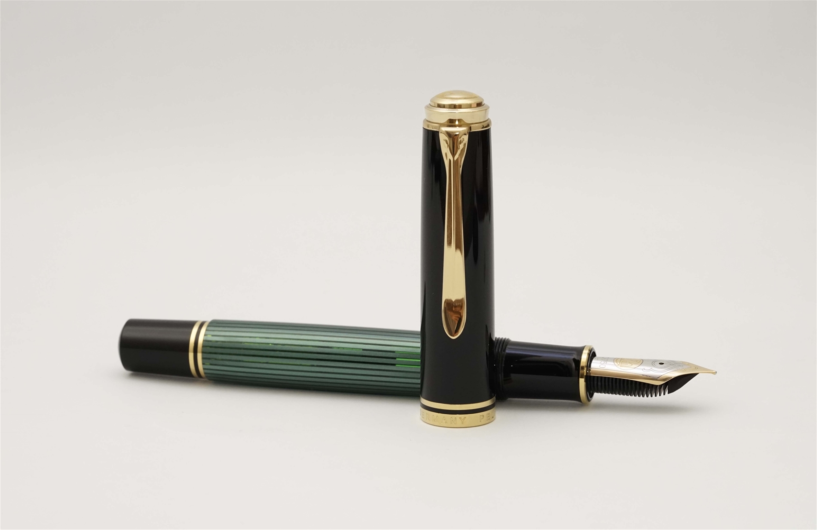 Bút máy Pelikan Souveran M1000 Green Stripe 18K F 