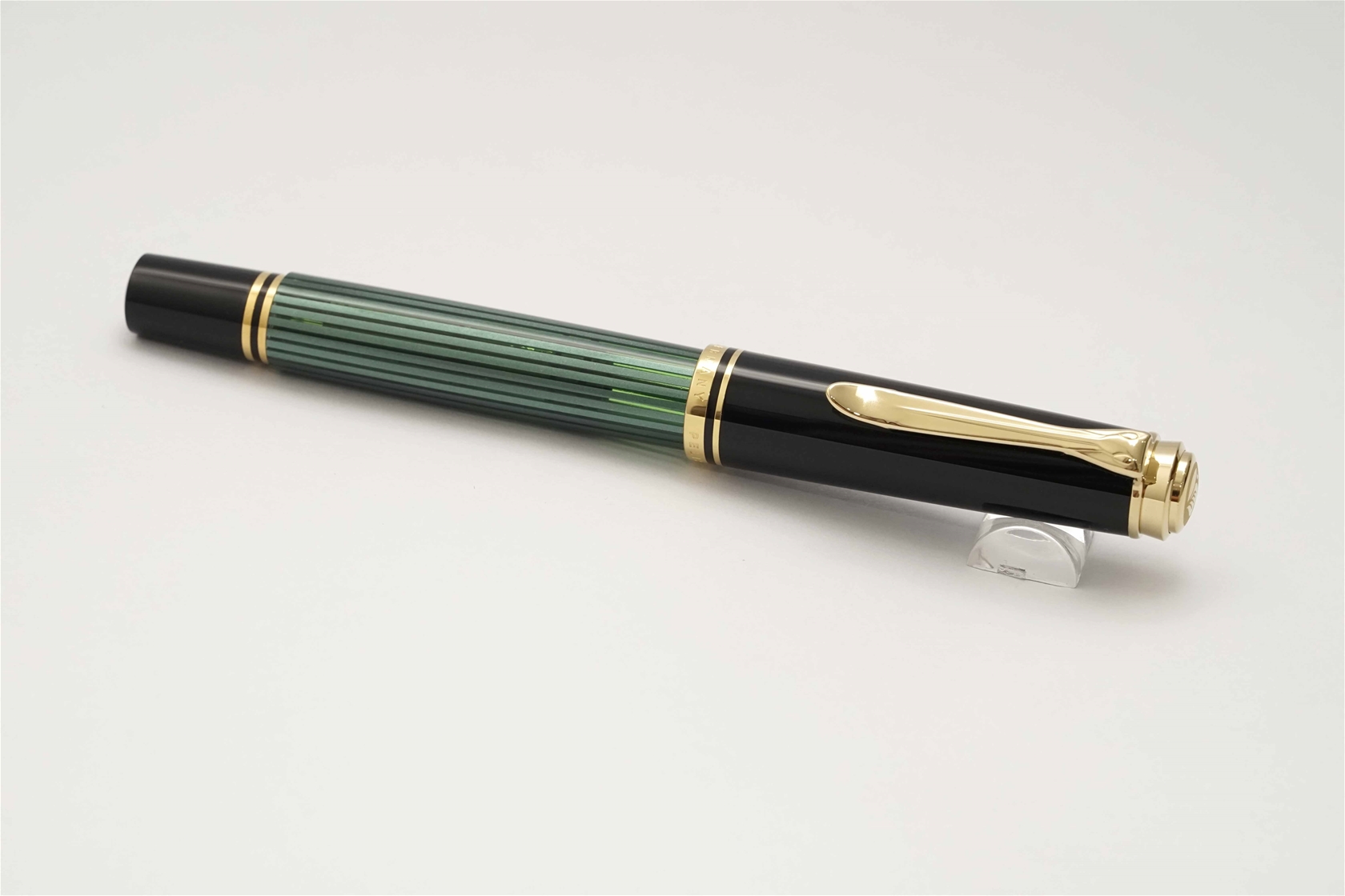 Bút máy Pelikan Souveran M400 Black & Green Striped 14K F