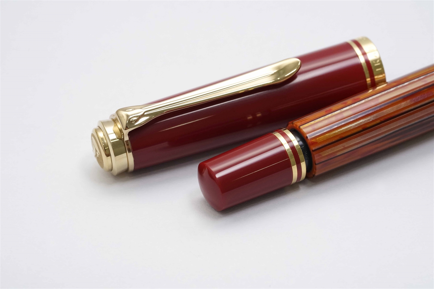 Bút máy Pelikan Souveran M600 Tortoiseshell-Red 14K F