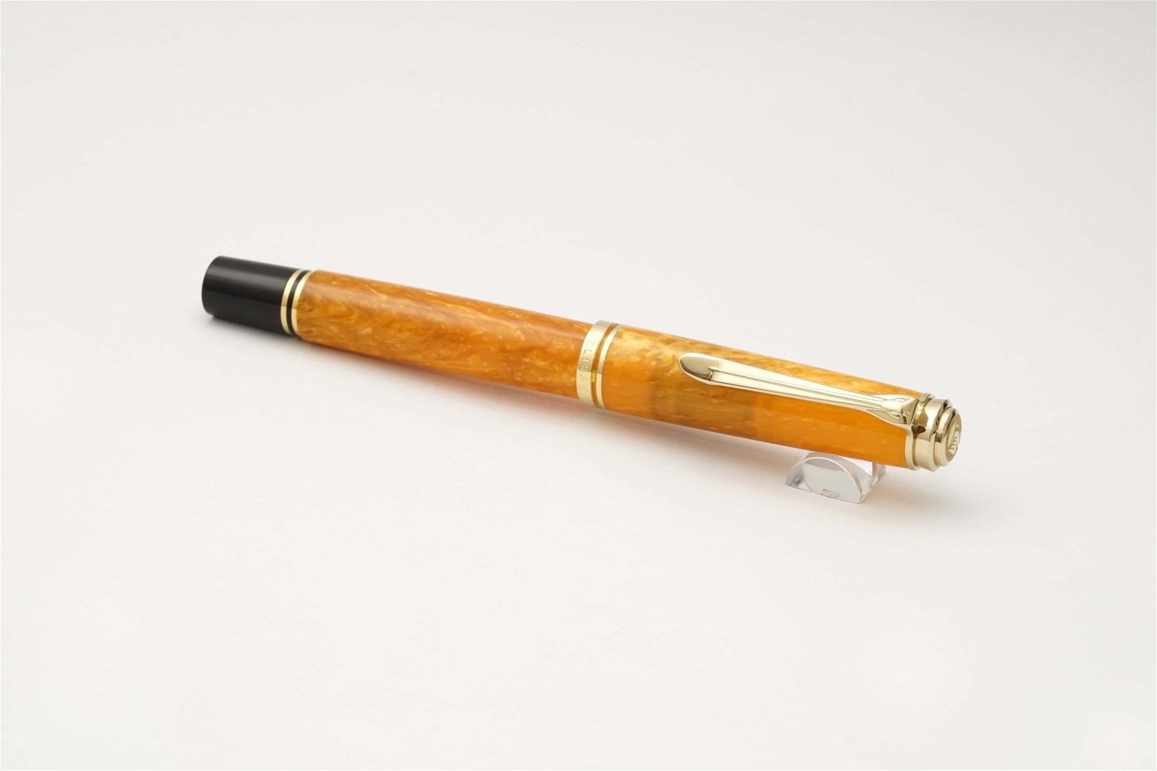 Bút máy Pelikan Souveran M600 Vibrant Orange 14K EF