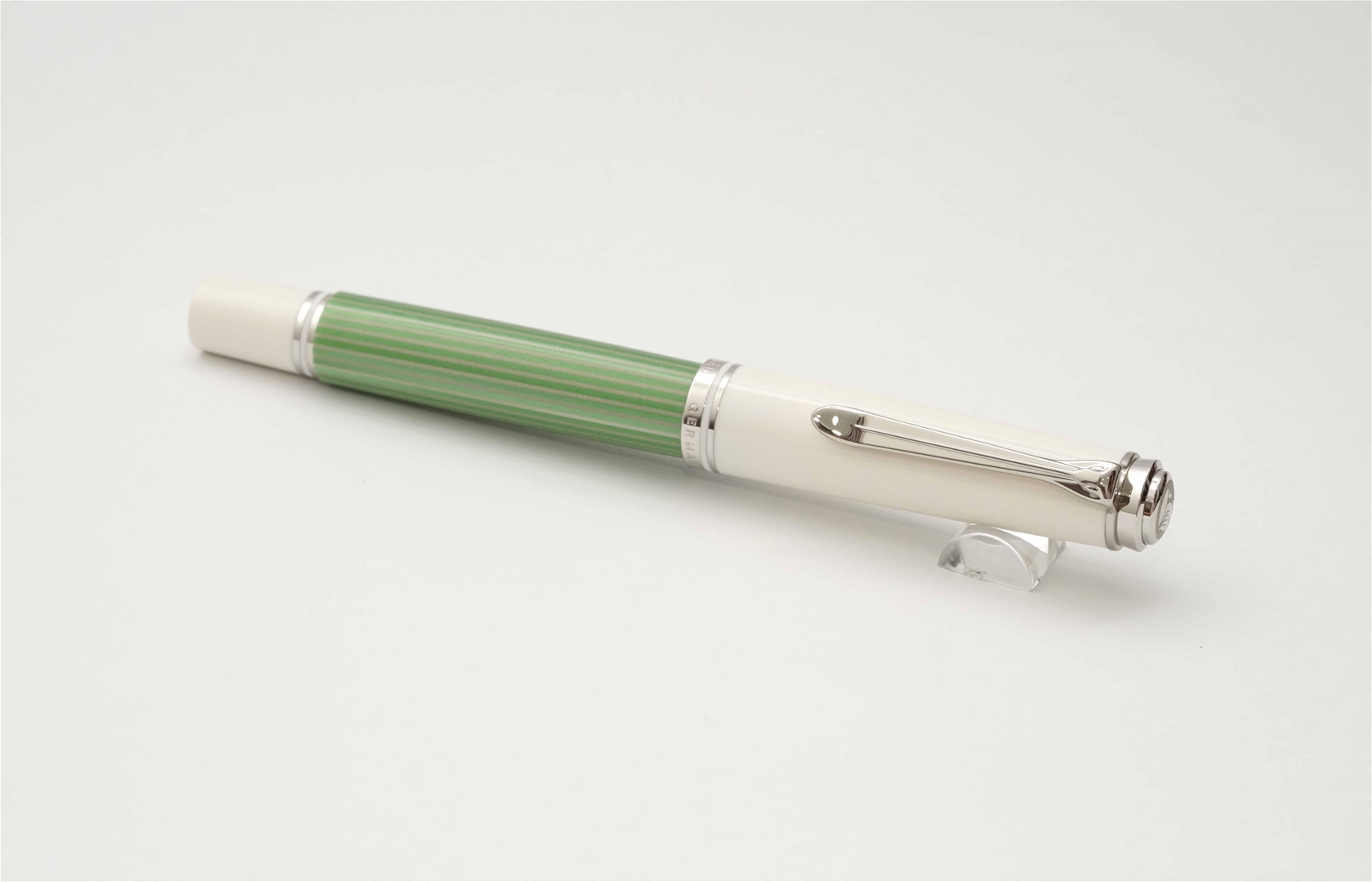 Bút máy Pelikan Souveran M605 Green White Special Edition 14K F