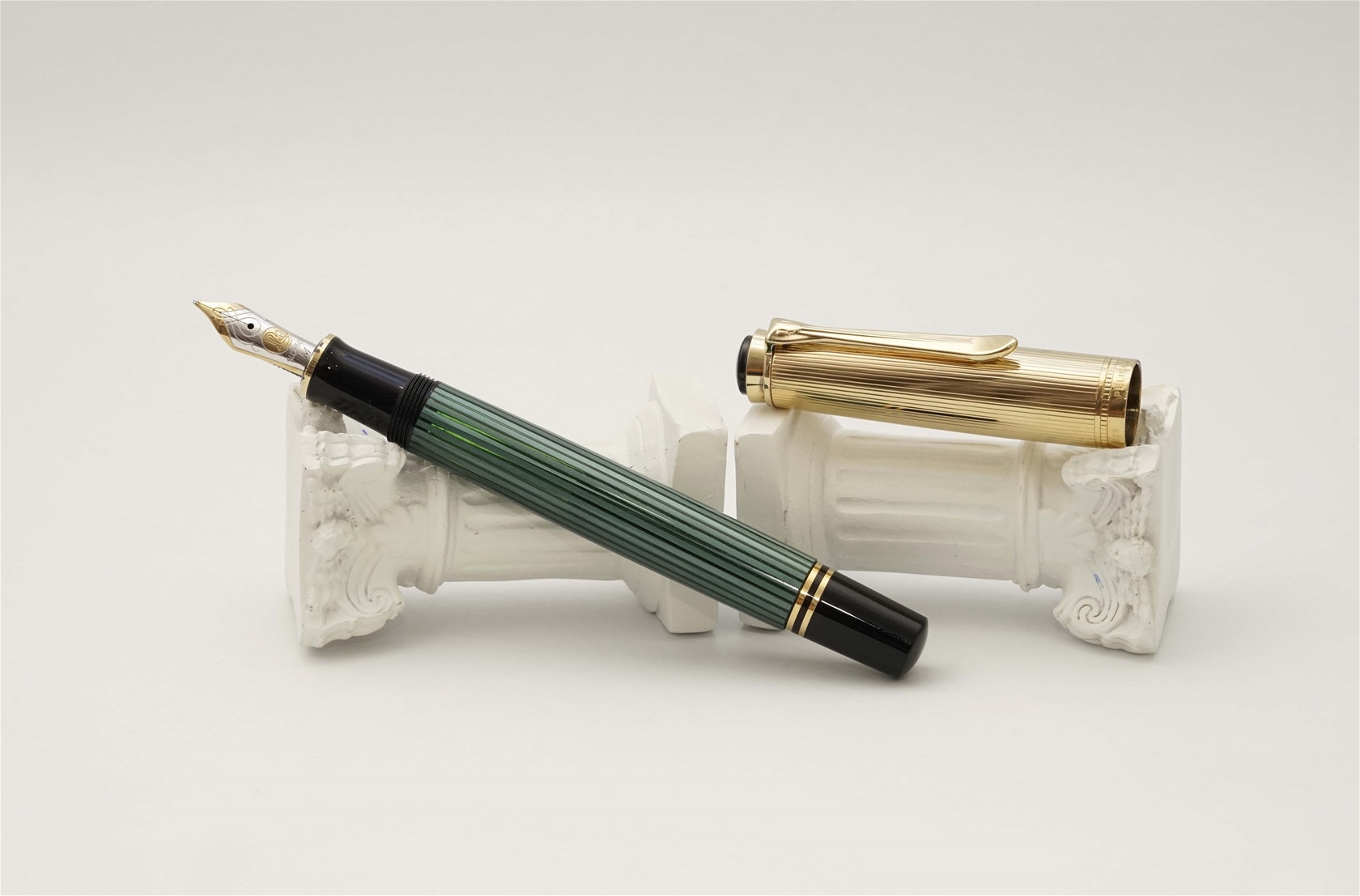 Bút máy Pelikan Souveran M650 Green Striped Vermeil 18K M 