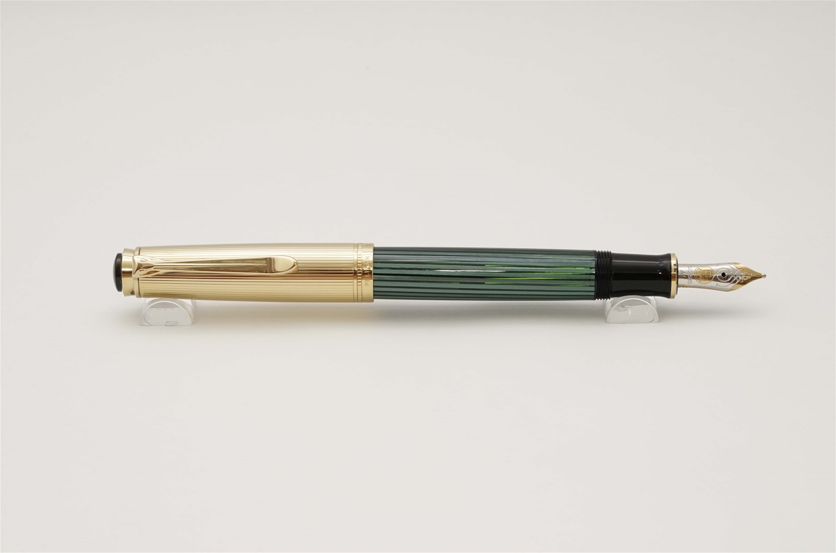 Bút máy Pelikan Souveran M650 Green Striped Vermeil 18K M 