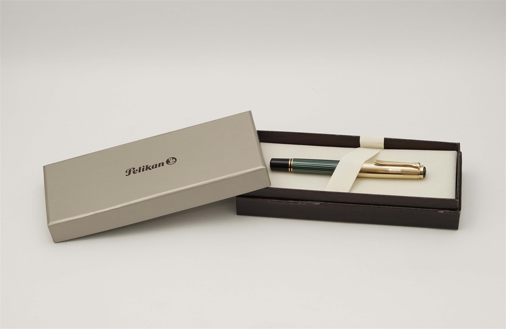 Bút máy Pelikan Souveran M650 Green Striped Vermeil 18K M 